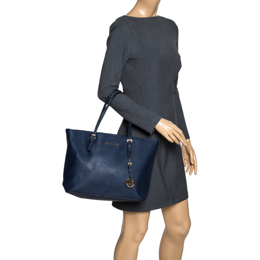 

Michael Michael Kors Navy Blue Leather Jet Set Travel Tote