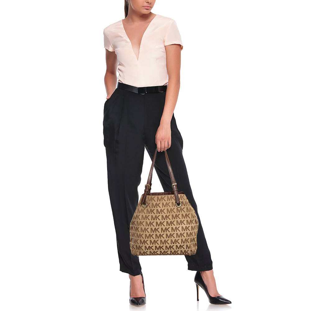 

MICHAEL Michael Kors Beige/Brown Signature Canvas and Leather Jet Set Tote