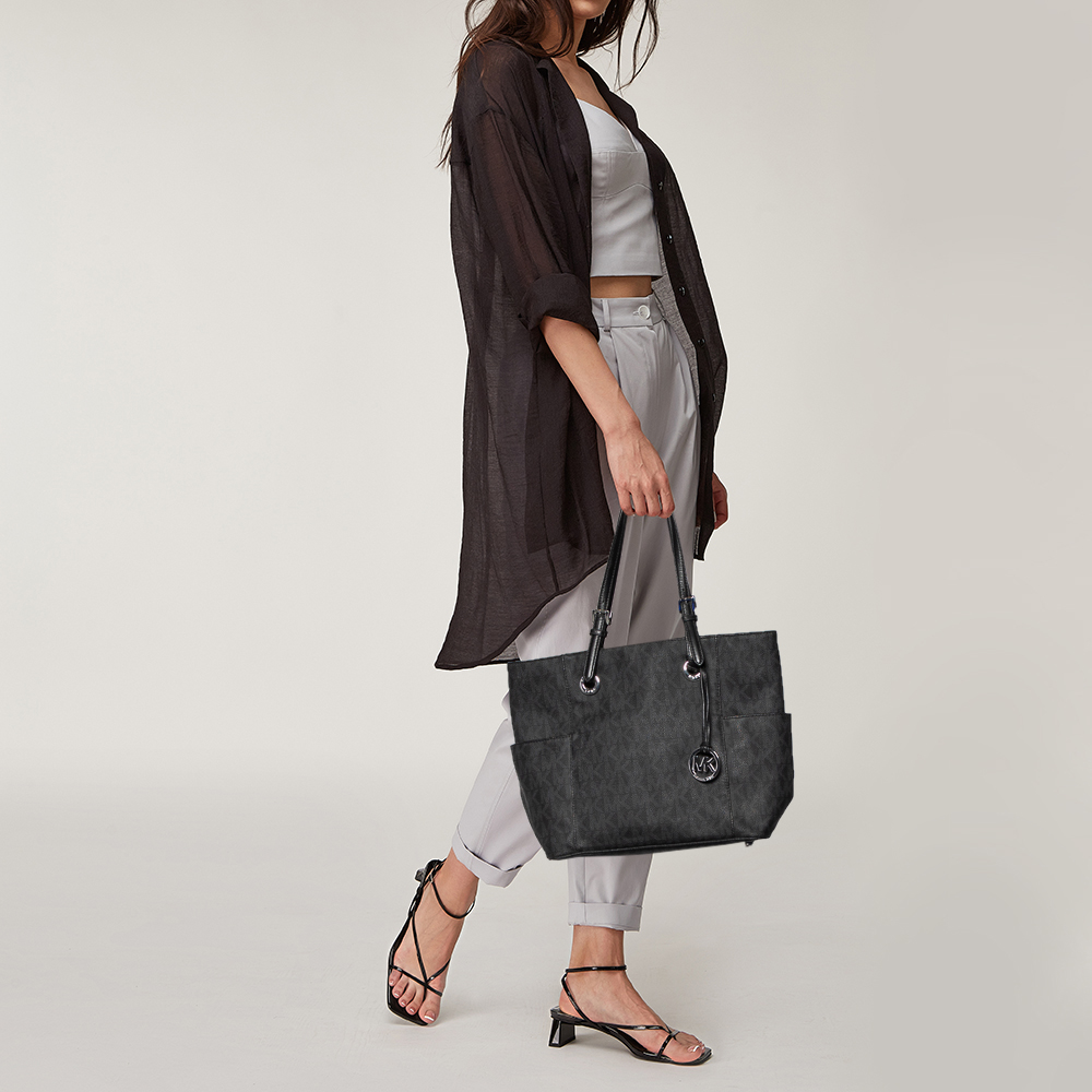 

MICHAEL Michael Kors Black Signature Coated Canvas Jet Set Tote