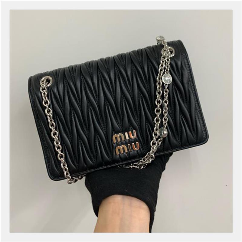 

Miu Miu Crystal Chain Shoulder Black Shw bag