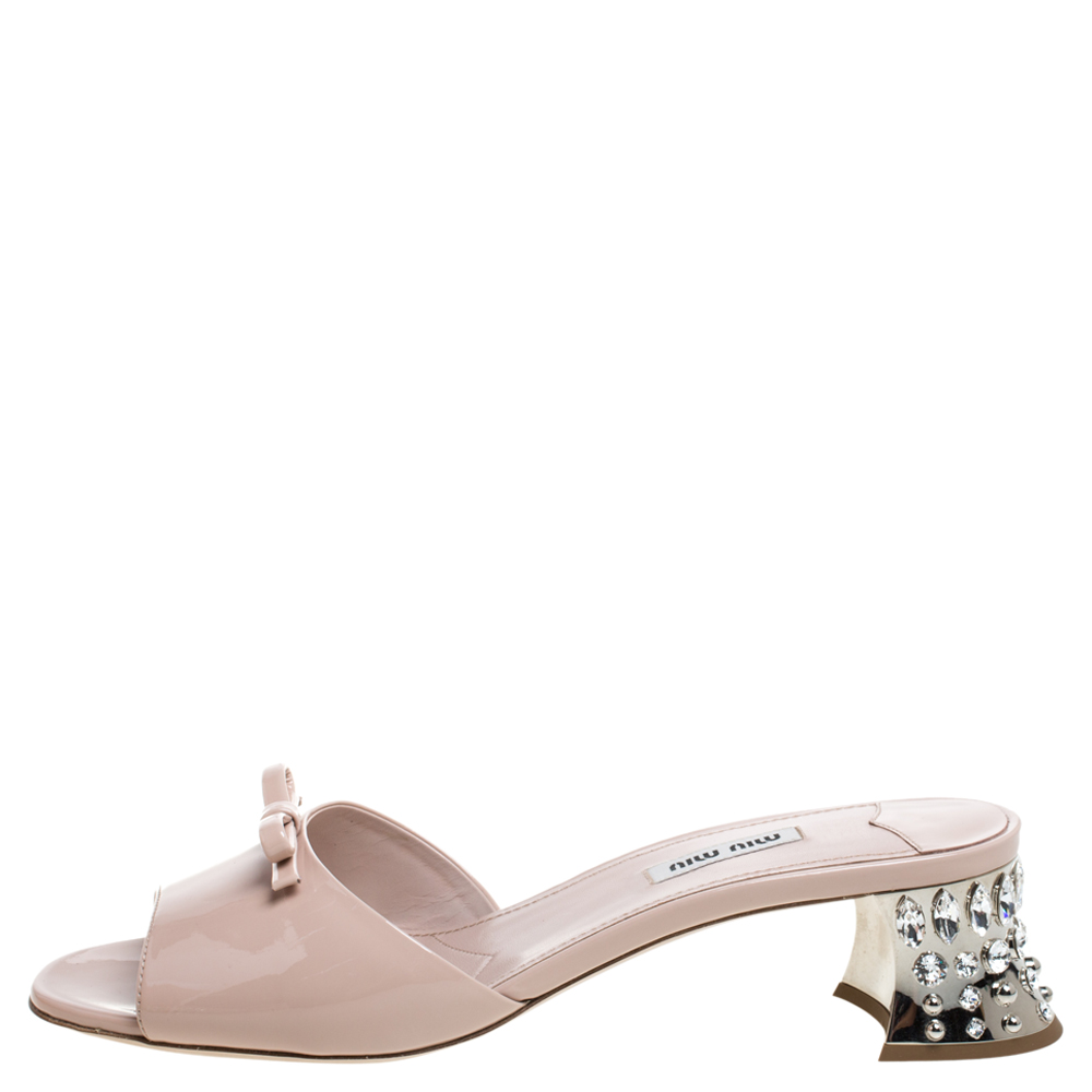 

Miu Miu Beige Patent Leather Bow Crystal Embellished Heel Sandals Size