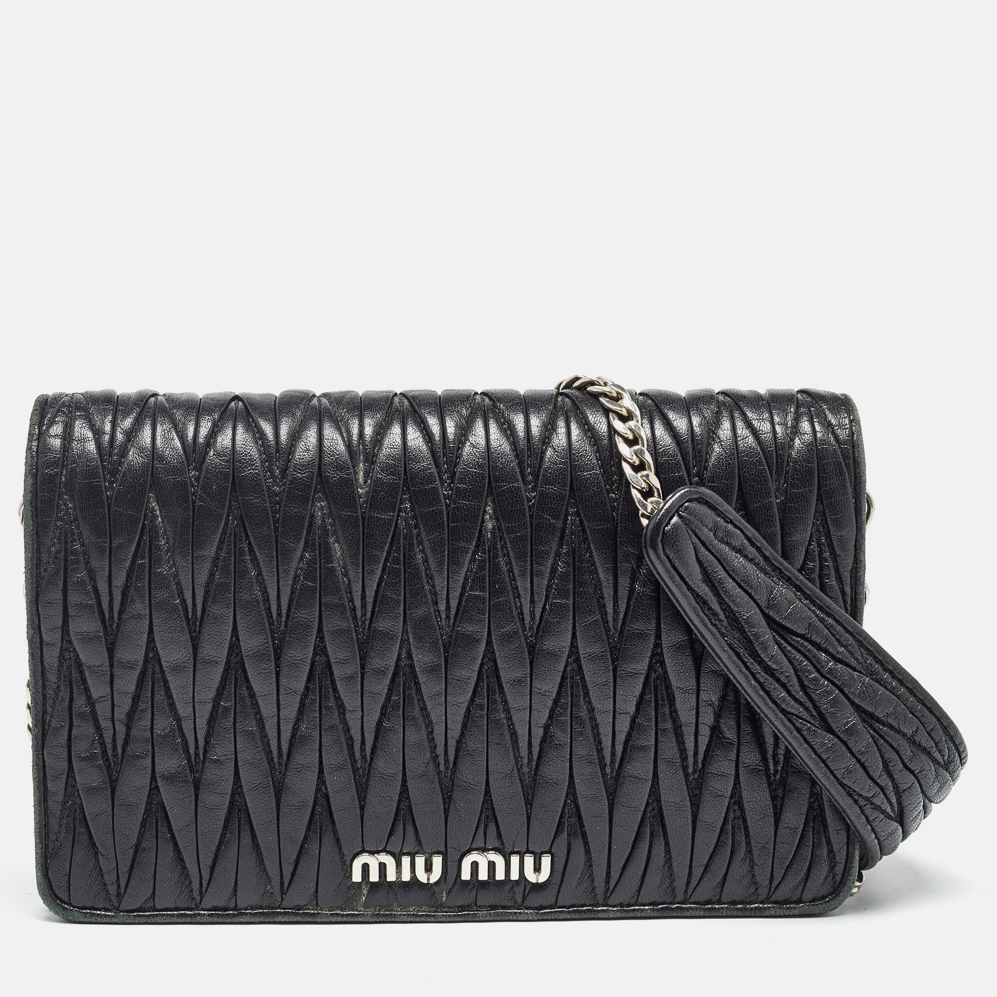 

Miu Miu Black Matelassé Leather Chain Clutch Bag