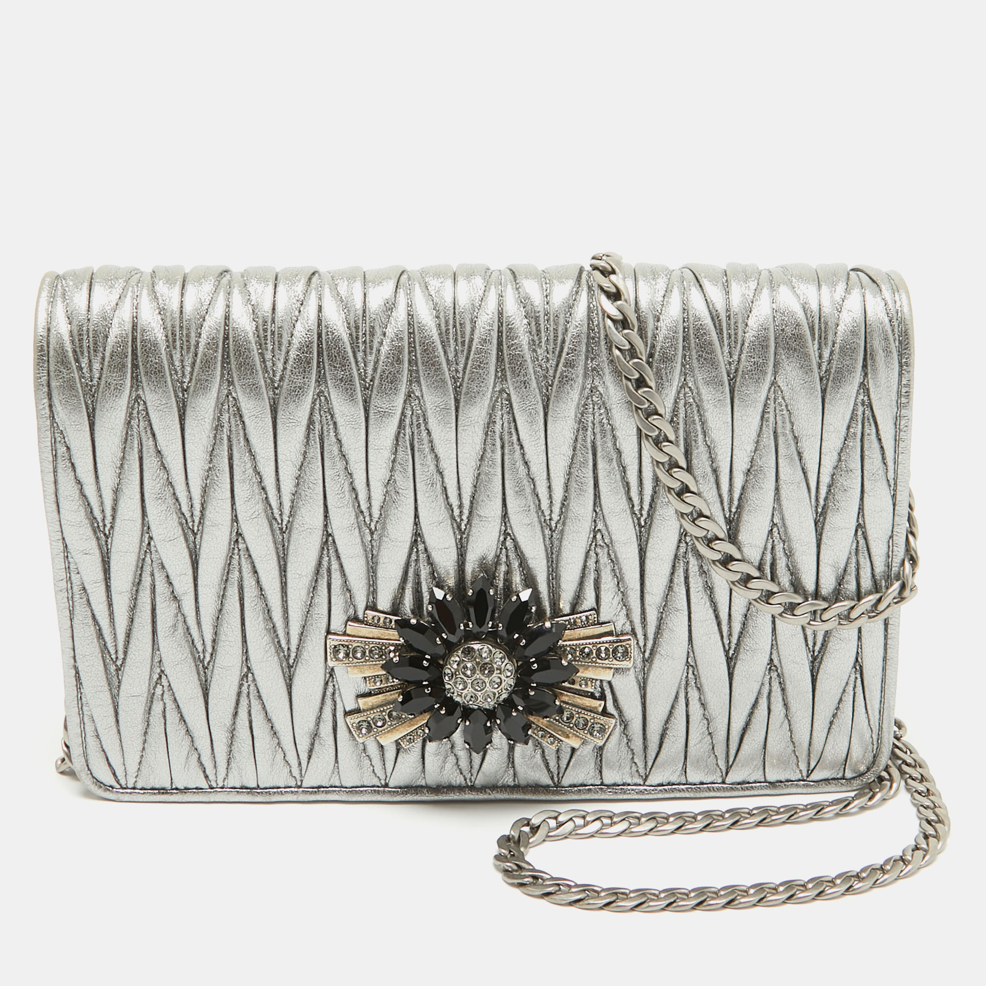 

Miu Miu Metallic Grey Matelassé Leather Crystals Embellished Chain Clutch