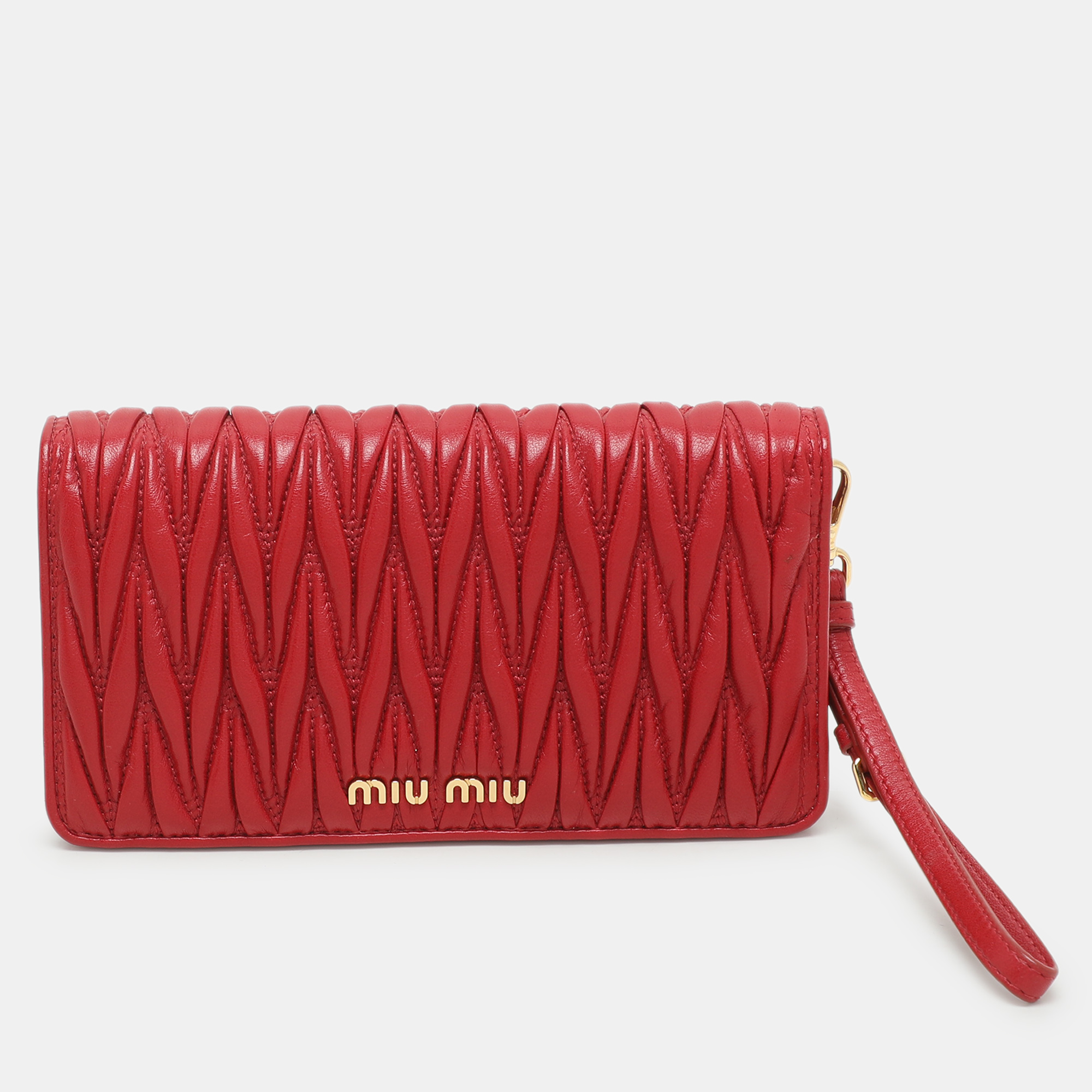 

Miu Miu Red Matelassé Leather Wallet On Chain