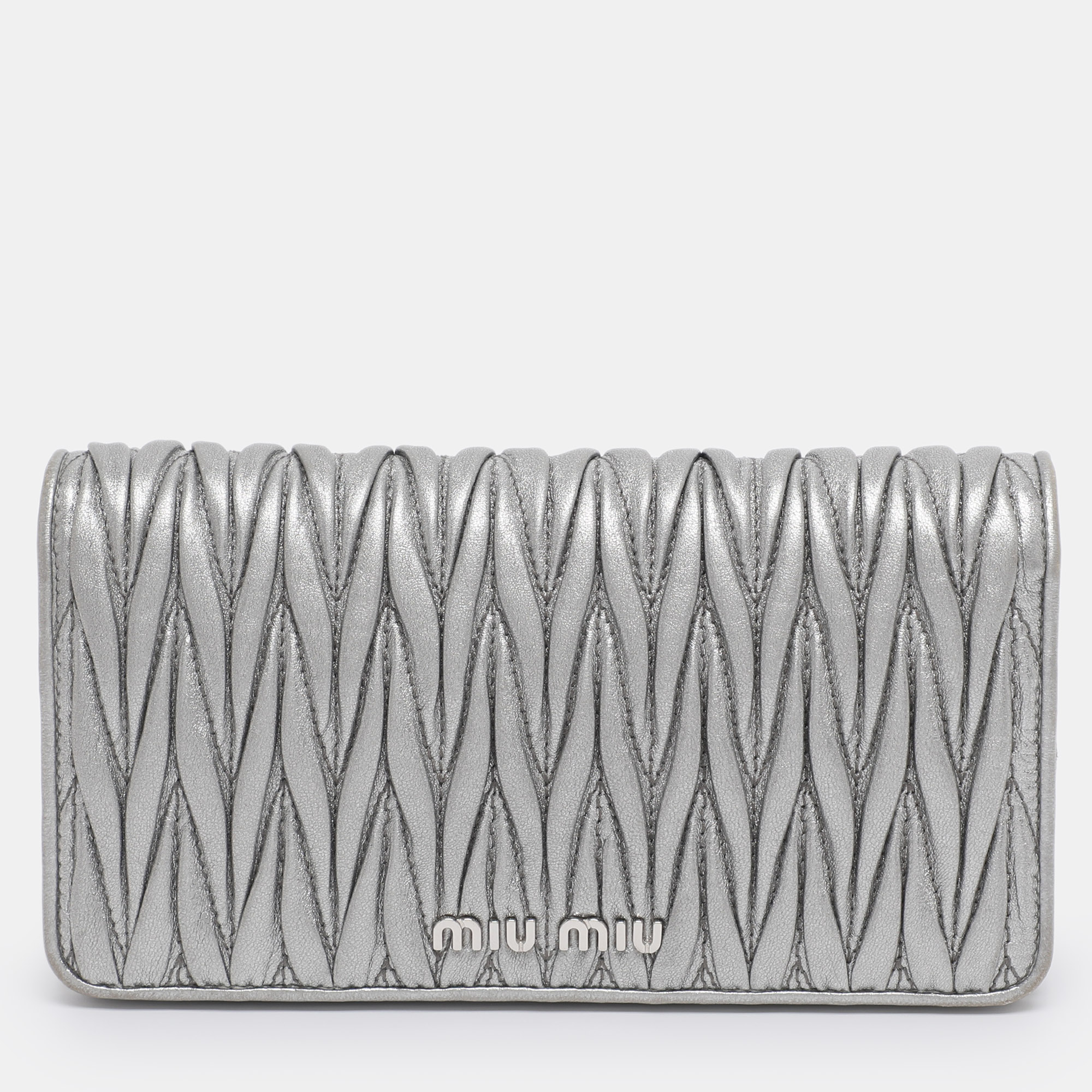 Pre-owned Miu Miu Silver Matelasse Leather Wallet On Chain