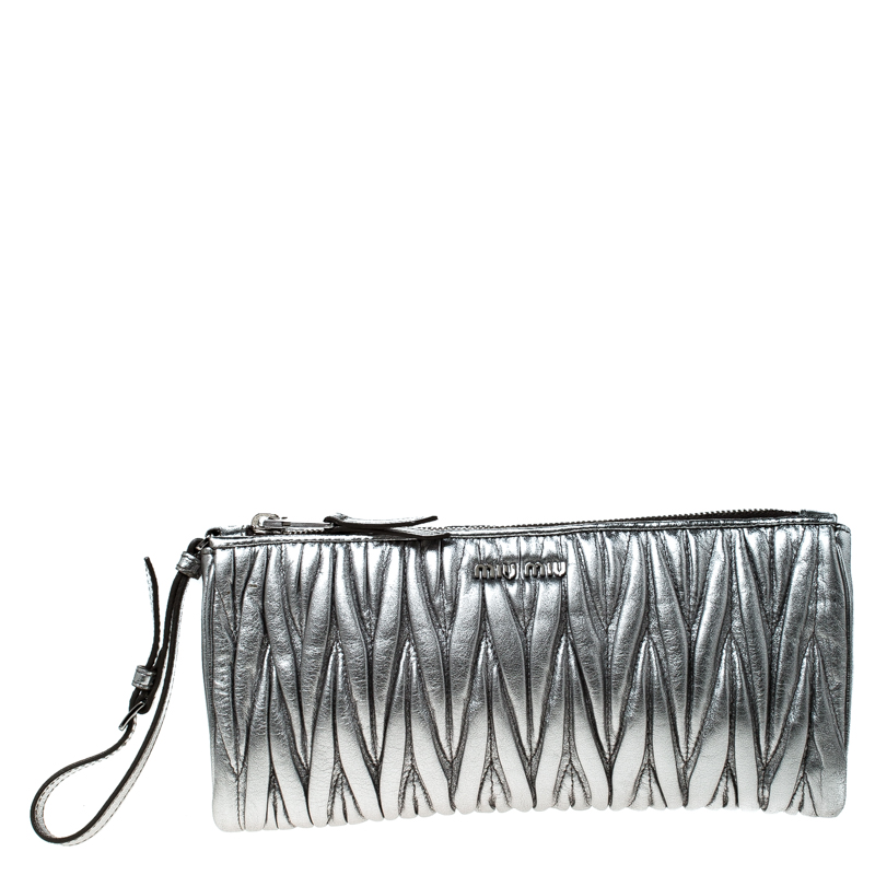Pre Owned Miu Miu Silver Matelasse Lux Leather Wristlet Clutch 