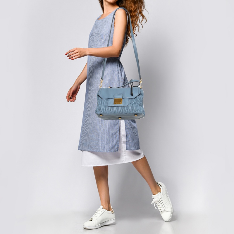 

Miu Miu Blue Matelassé Leather Push Lock Top Handle Bag