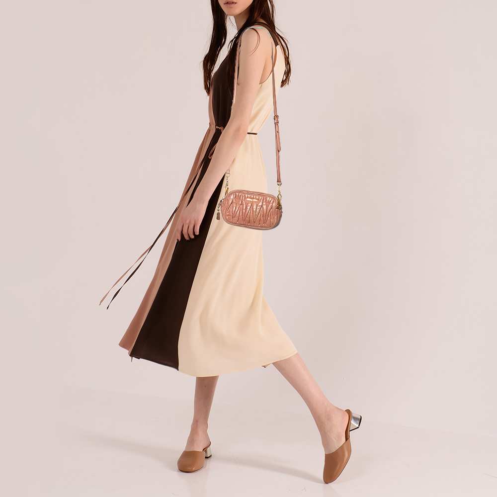 

Miu Miu Pink Matelassé Leather Camera Shoulder Bag