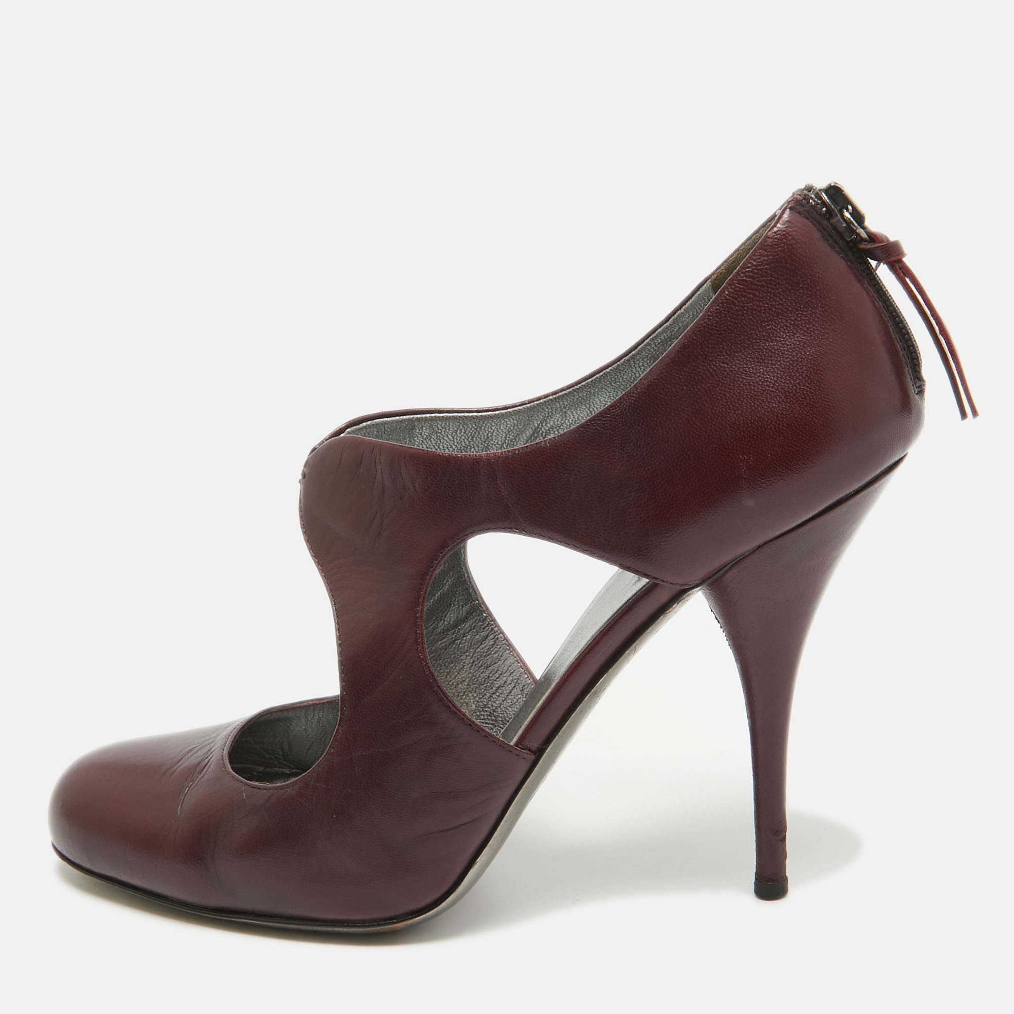 

Miu Miu Plum Leather Cut Out Round Toe Pumps Size, Purple