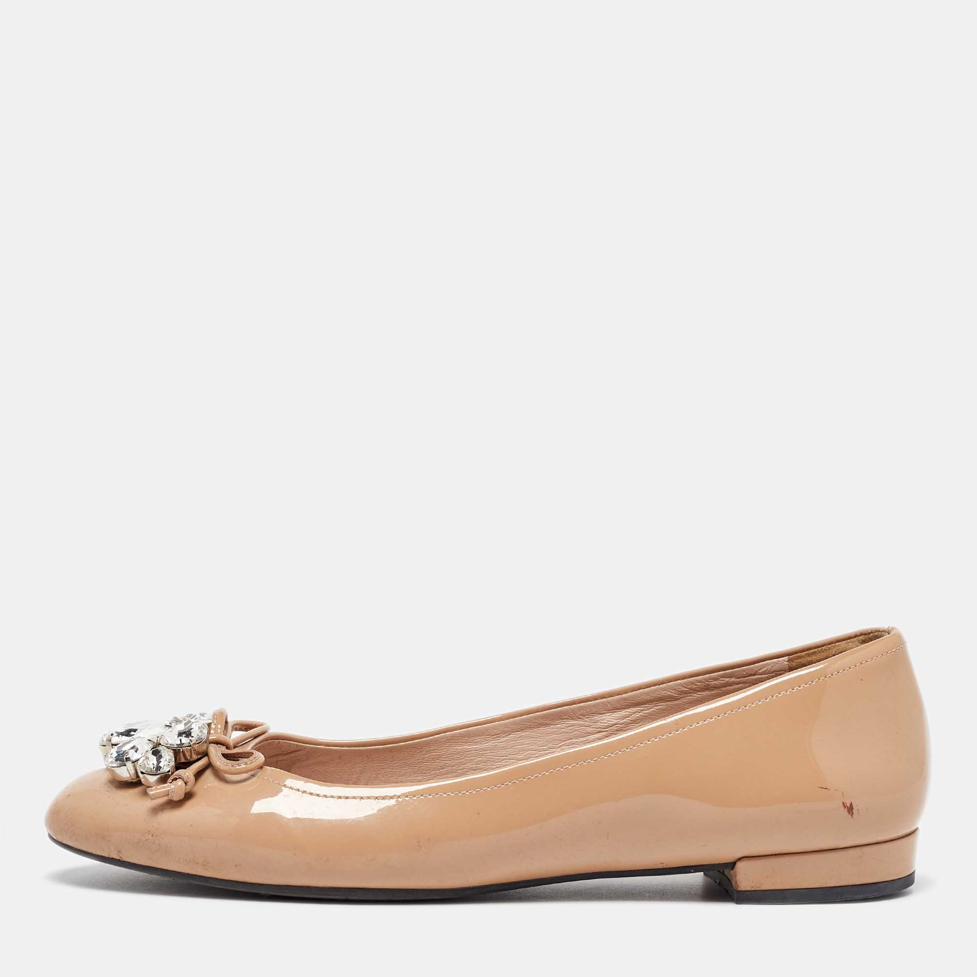 

Miu Miu Beige Patent Leather Crystal Embellished Ballet Flats Size