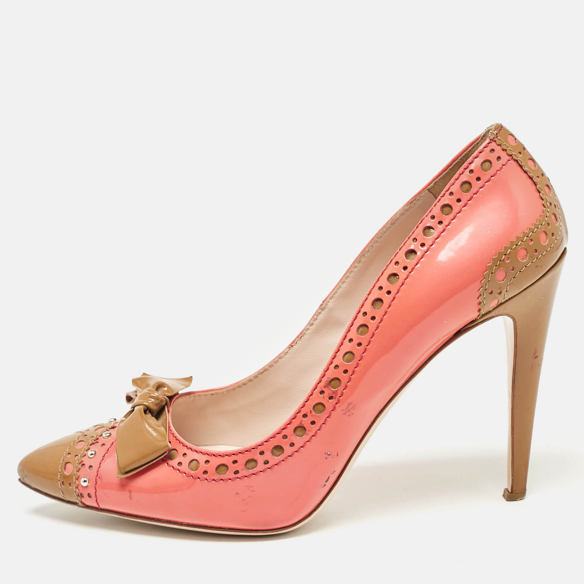 

Miu Miu Pink/Brown Patent Leather Bow Pointed Toe Pumps Size