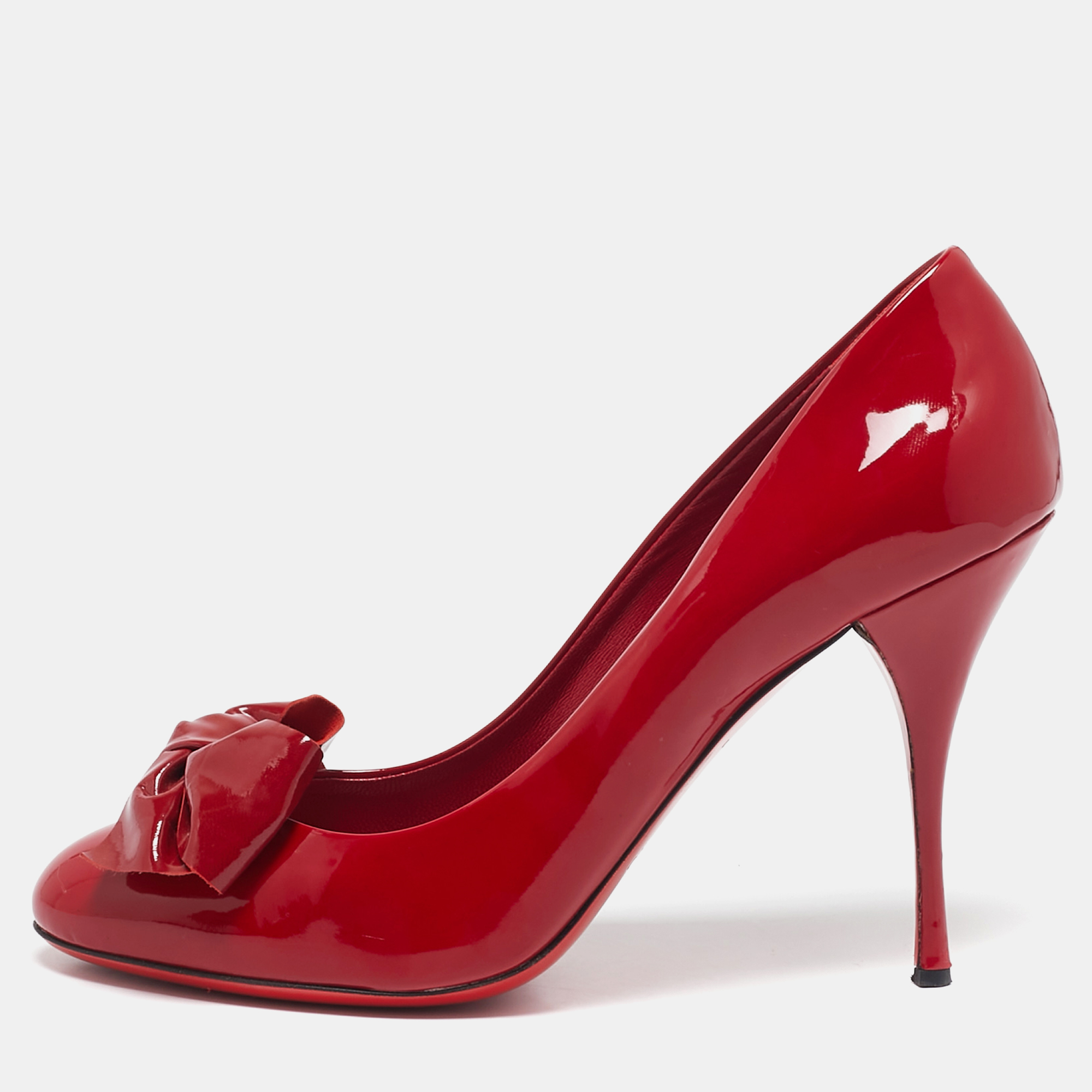 

Miu Miu Red Patent Leather Bow Round Toe Pumps Size