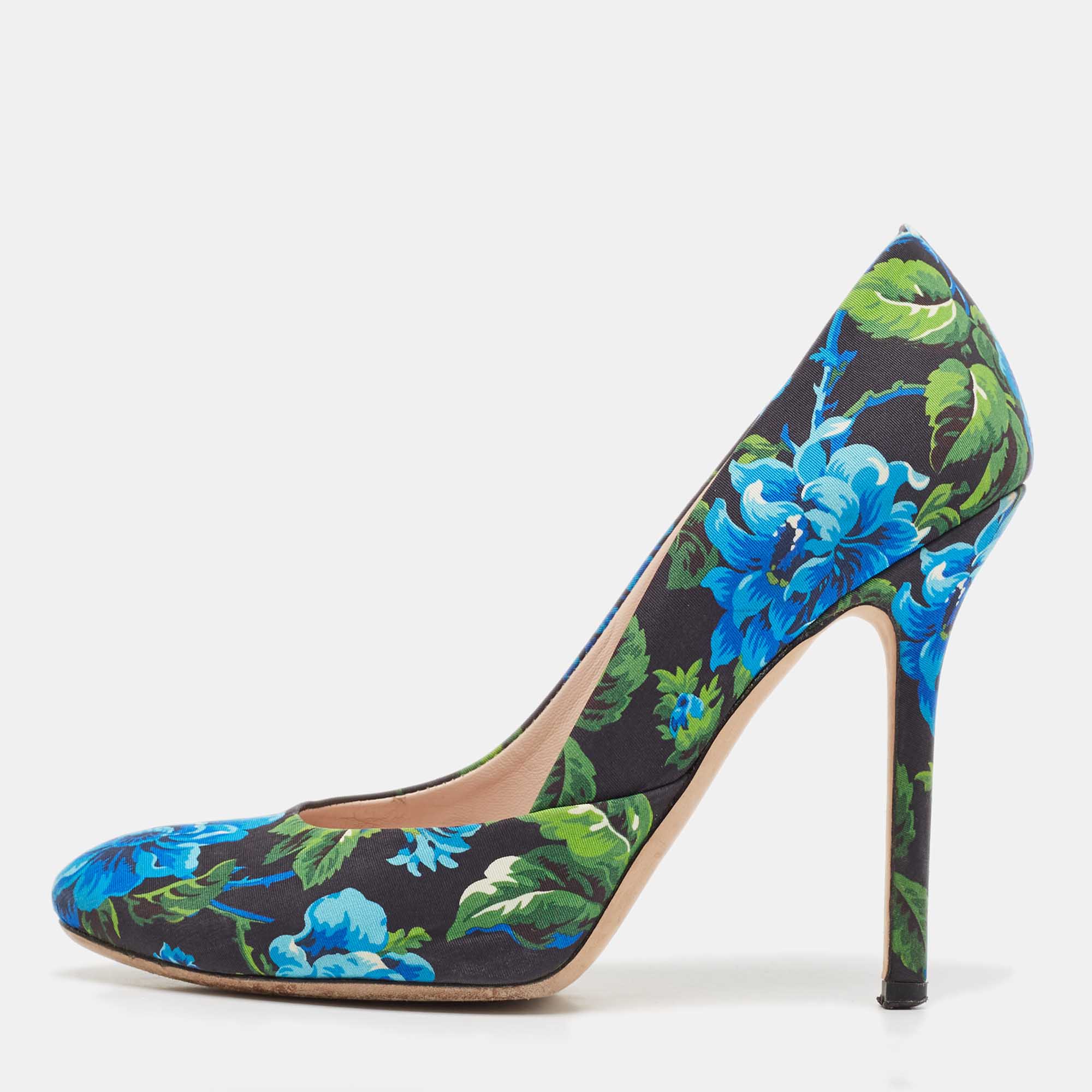 

Miu Miu Multicolor Flower Pint Satin Round Toe Pumps Size