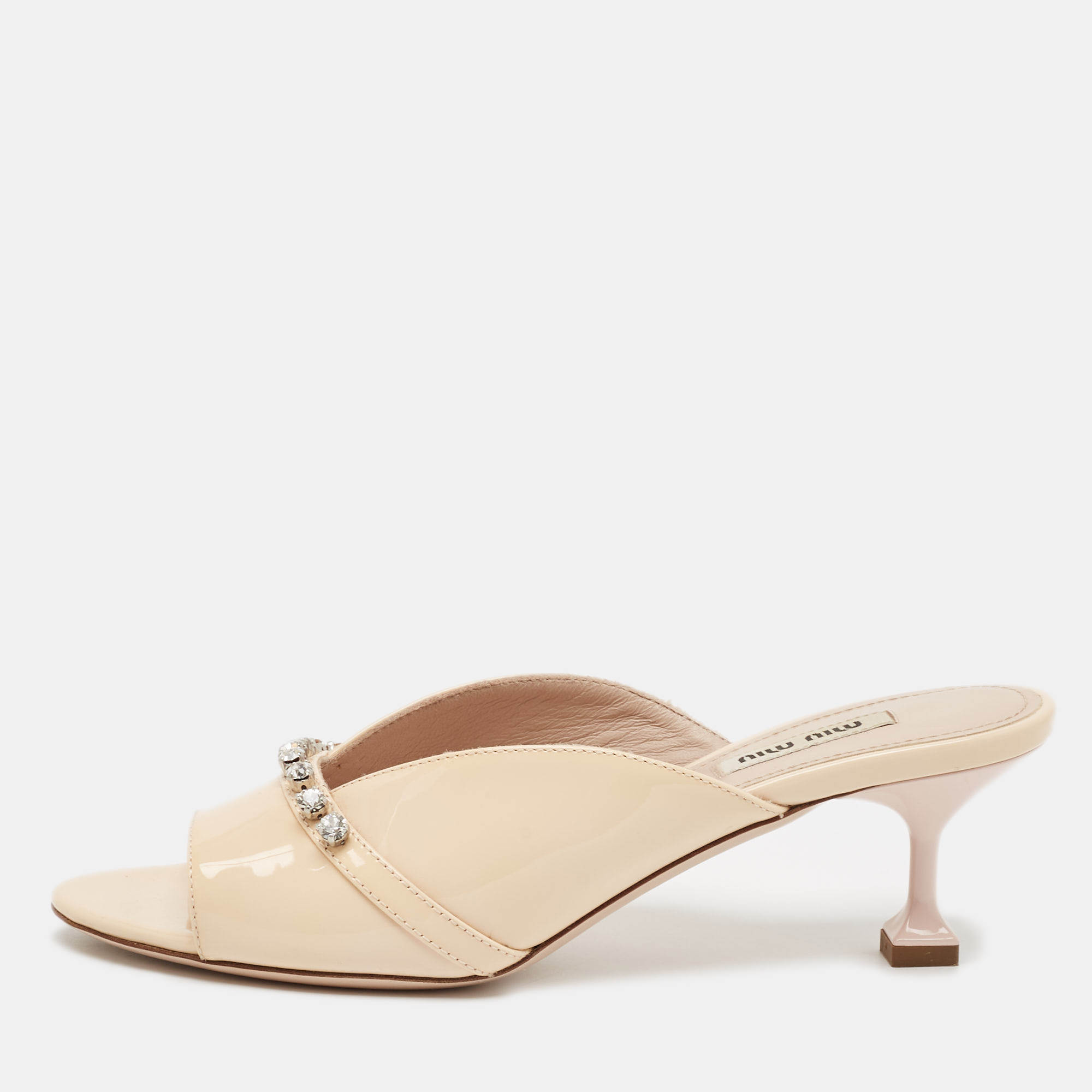 

Miu Miu Beige Patent Leather Crystal Embellished Open Toe Mules Size