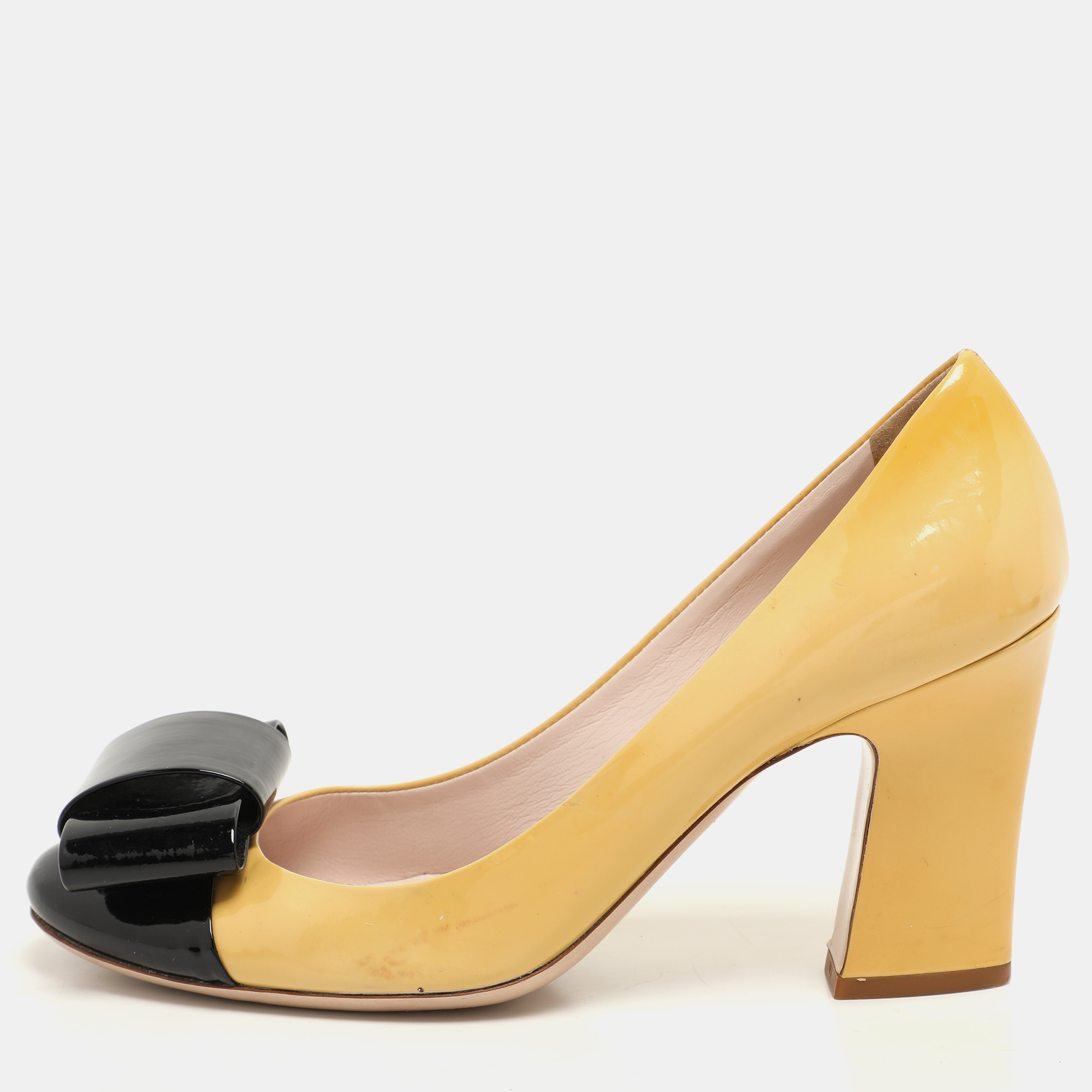 

Miu Miu Yellow/Black Patent Leather Bow Pumps Size