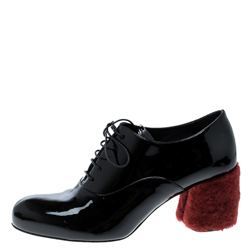 

Miu Miu Black Patent Leather Red Shearling Fur Heel Oxfords Size