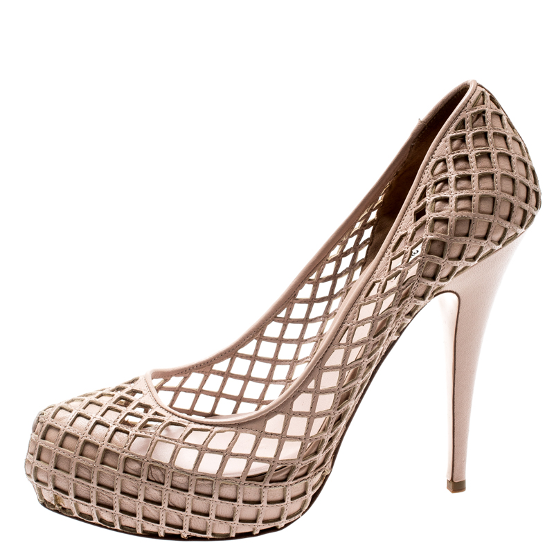 

Miu Miu Beige Leather Lazer Cut Platform Pumps Size