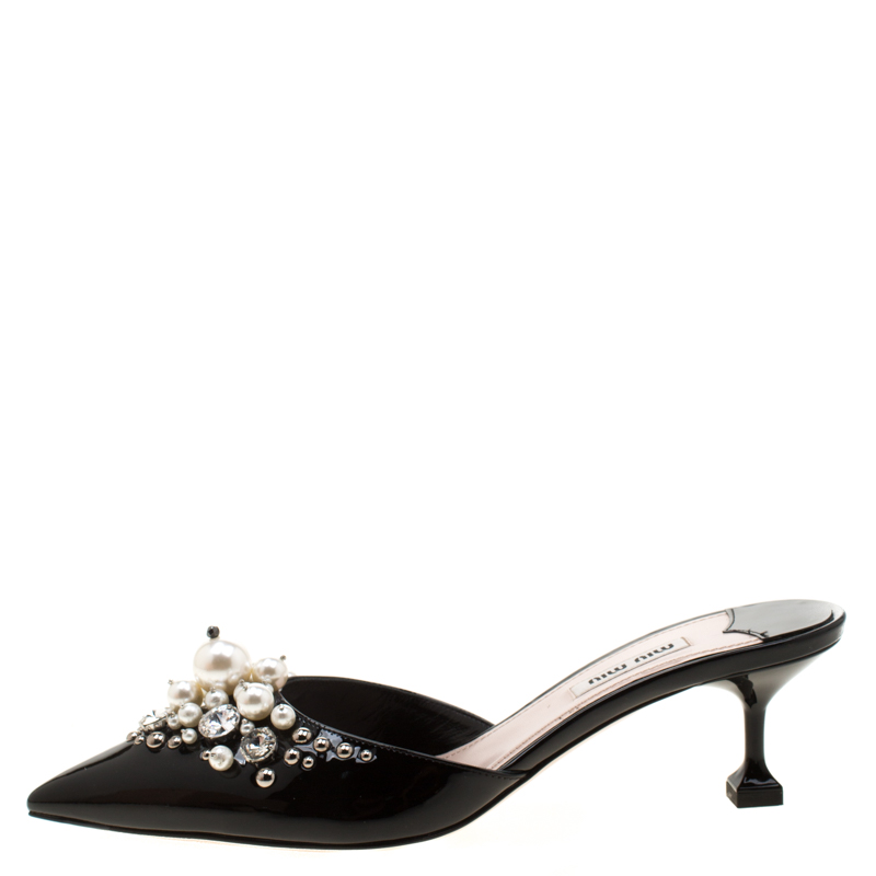 

Miu Miu Black Patent Leather Faux Pearl Embellished Pointed Toe mules Size