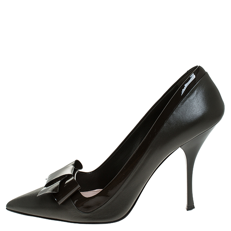 

Miu Miu Green Patent Leather Bow Pointed Toe Pumps Size
