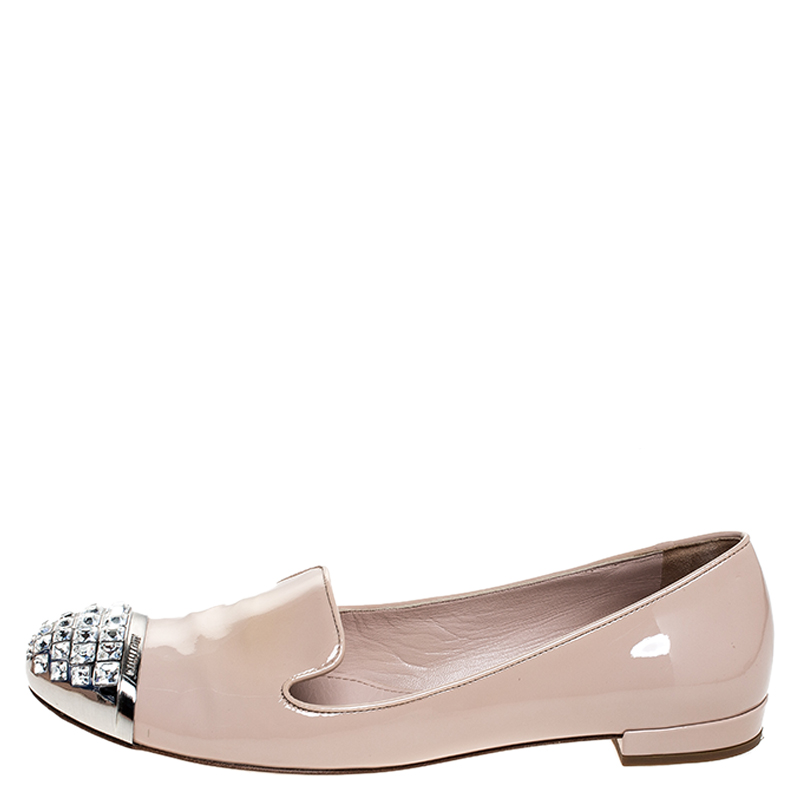 

Miu Miu Beige Patent Leather Crystal Embellished Cap Toe Smoking Slippers Size