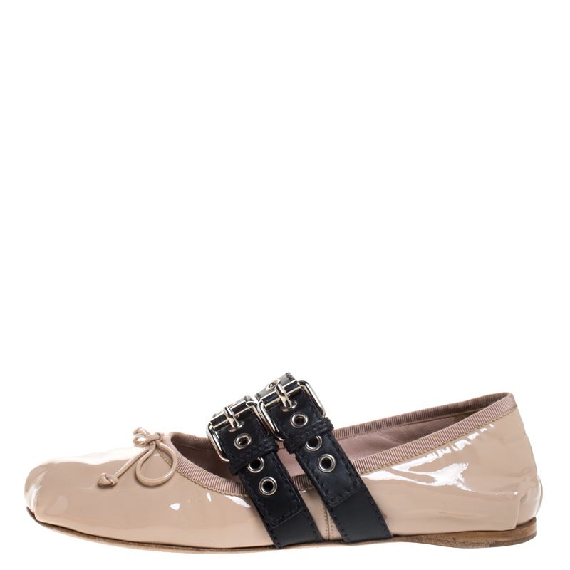 

Miu Miu Beige Patent Leather And Leather Buckle Detail Ballet Flats Size