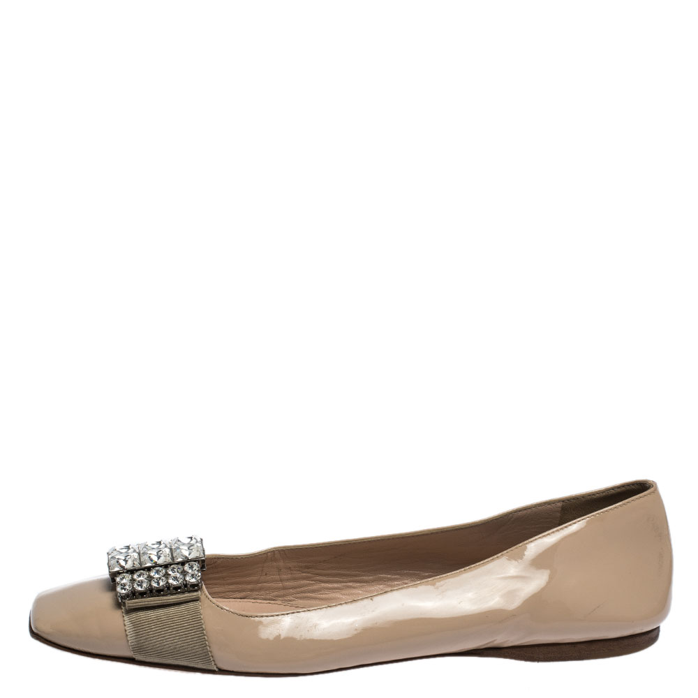 

Miu Miu Beige Crystal Embellished Patent Leather Square Toe Ballet Flats Size