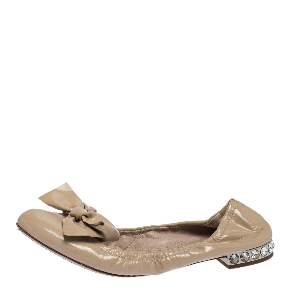 

Miu Miu Beige Patent Leather Bow Crystal Embellished Ballet Flats Size