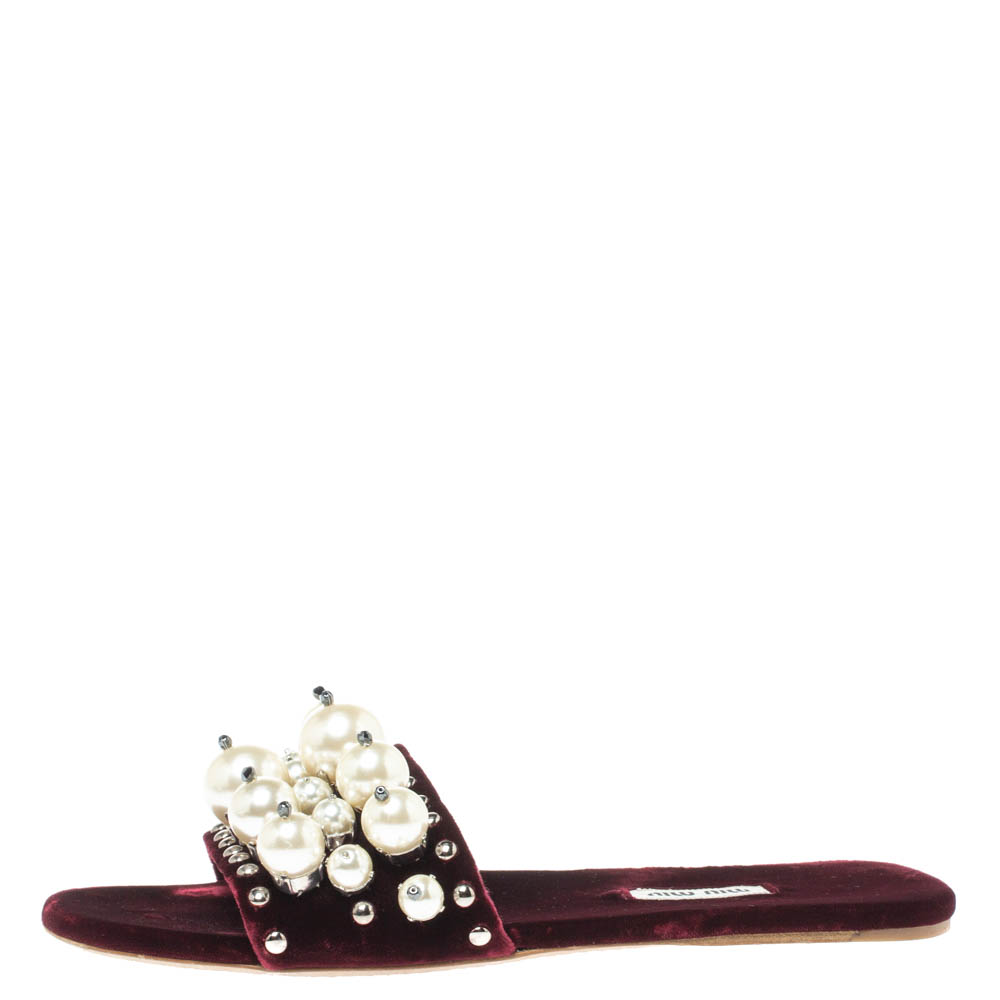 

Miu Miu Burgundy Pearl Embellished Velvet Flat Slides Size