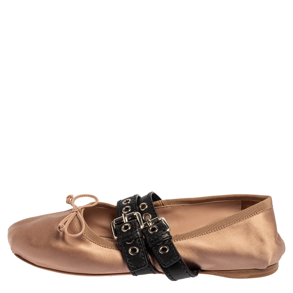 

Miu Miu Beige/Black Satin Buckle Ballet Flats Size