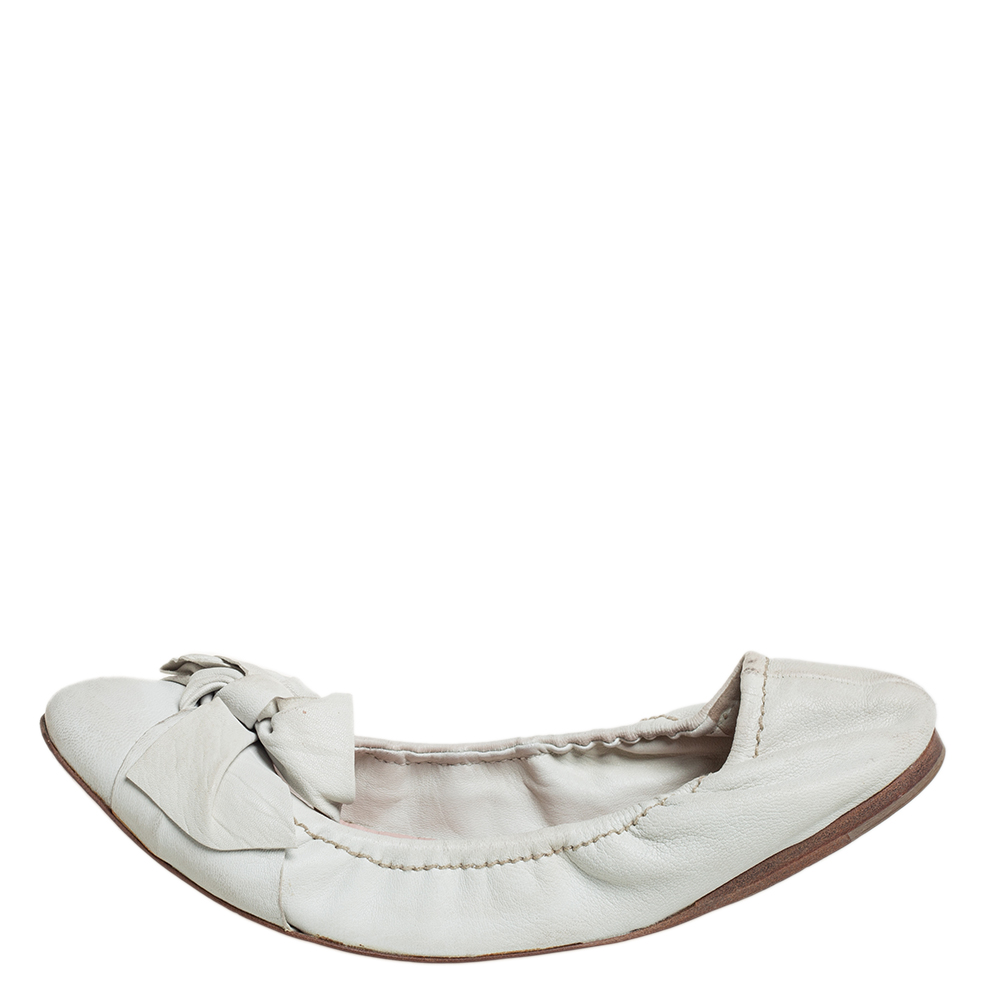

Miu Miu Off White Leather Bow Scrunch Ballet Flats Size