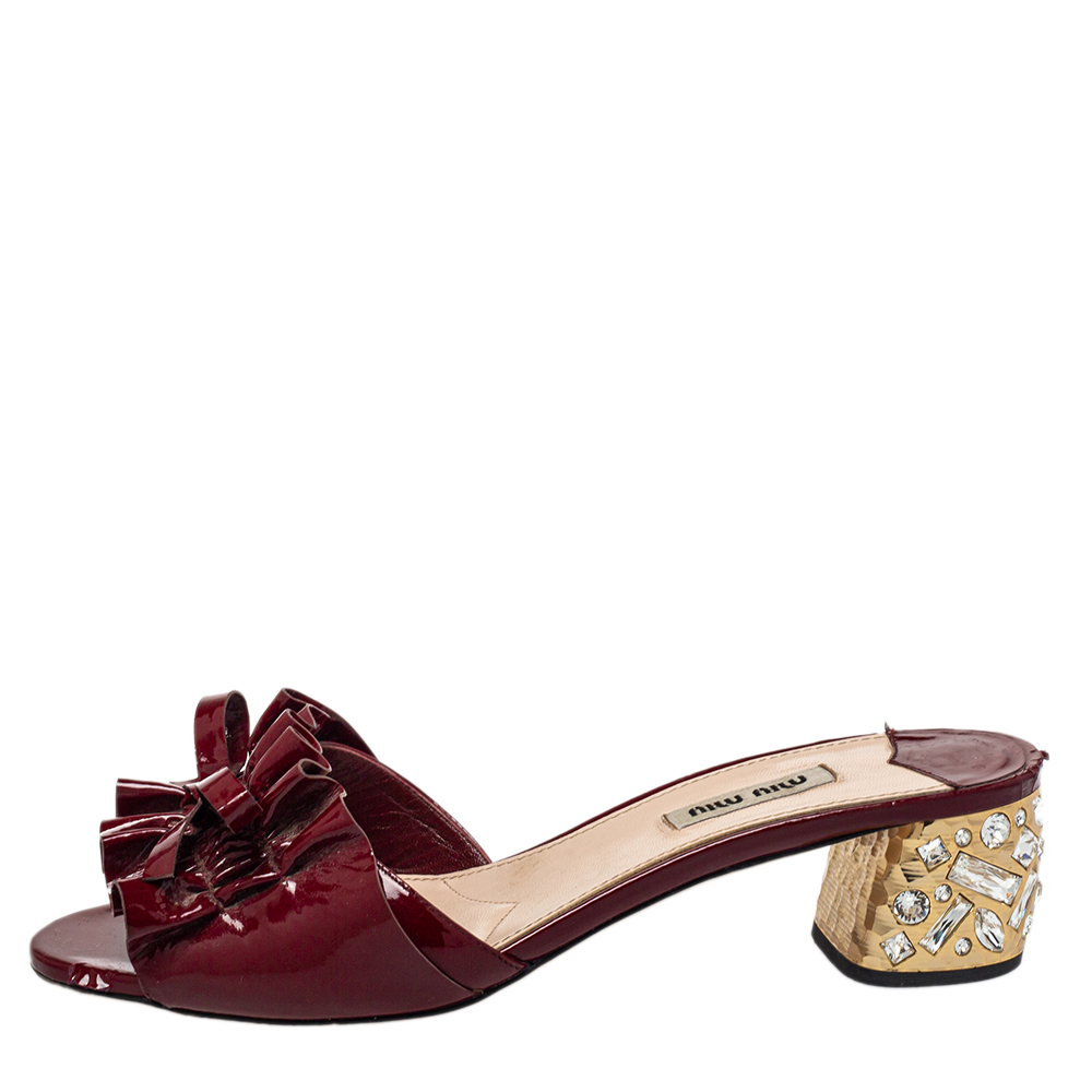 

Miu Miu Burgundy Ruffle Patent Leather Crystal Embellished Slide Sandals Size