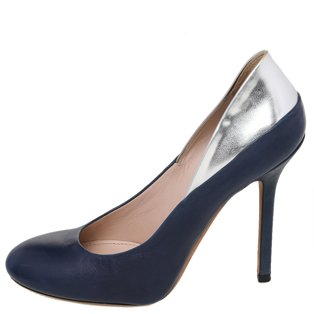 

Miu Miu Silver/Blue Patent And Leather Round Toe Pumps Size