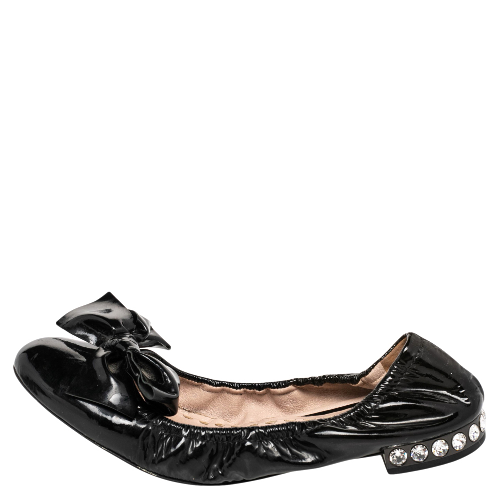 

Miu Miu Black Patent Leather Bow Detail Crystal Embellished Scrunch Ballet Flats Size