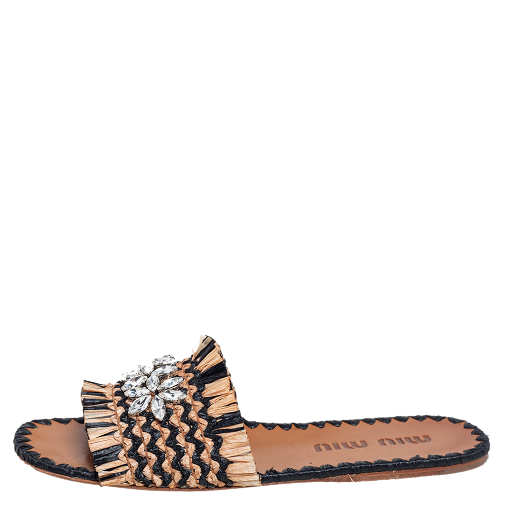 

Miu Miu Beige/Black Woven Raffia Crystal Embellished Flat Slides Size