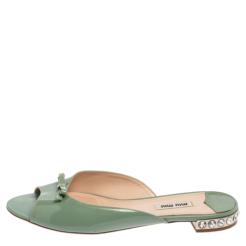 

Miu Miu Green Patent Leather Bow Detail Jeweled Heel Slide Flats Size