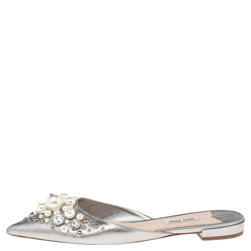 

Miu Miu Grey Leather Faux Pearl Embellished Pointed Toe Mules Size