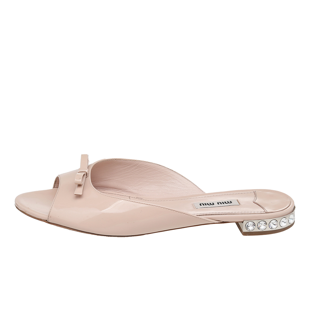 

Miu Miu Beige Patent Leather Crystal Embellished Heel Bow Open Toe Flats Size