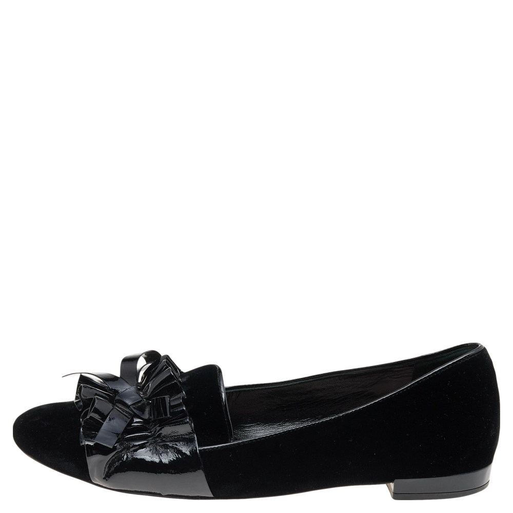 

Miu Miu Black Velvet and Patent Leather Ballet Flats Size
