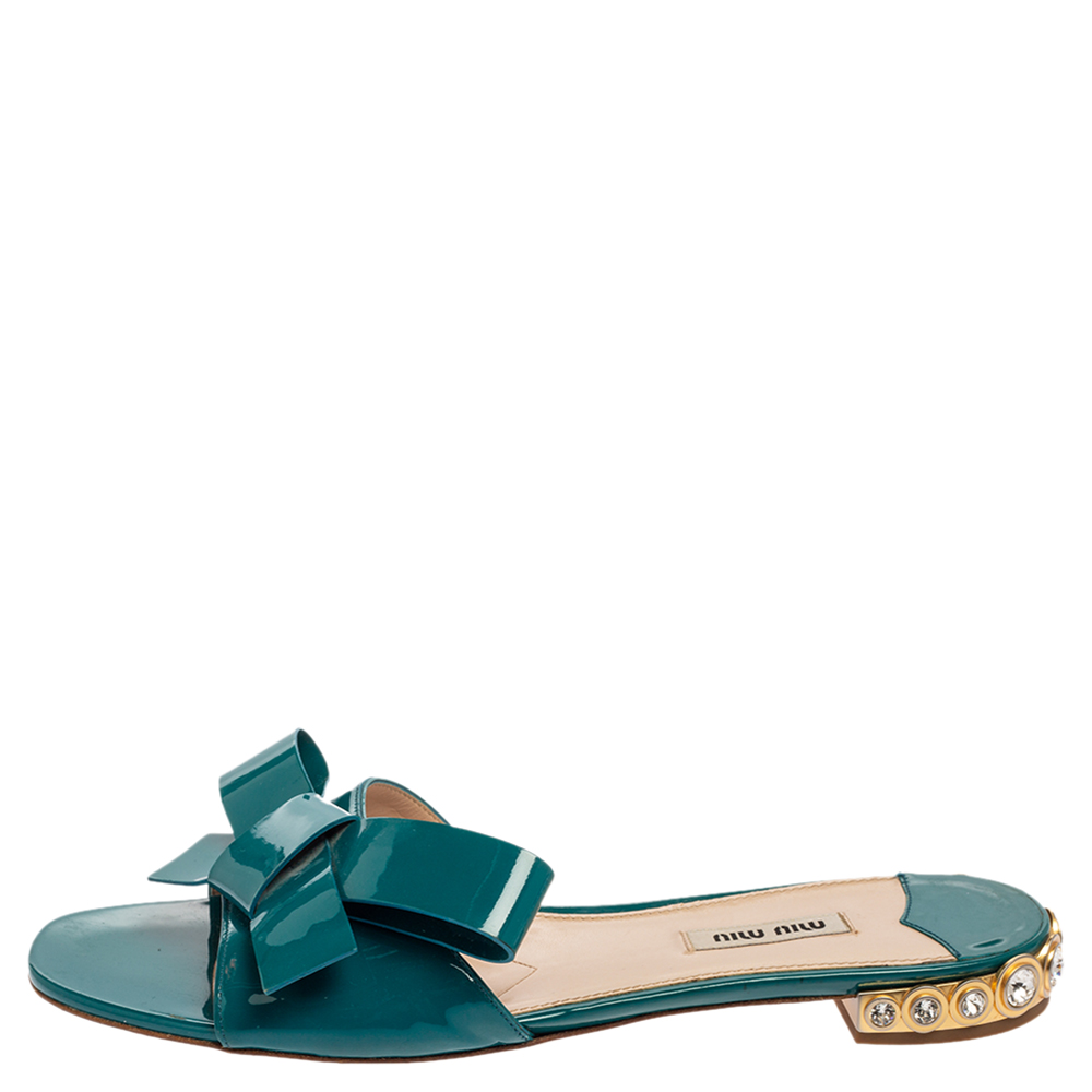 

Miu Miu Green Patent Leather Embellished Bow Slide Sandals Size