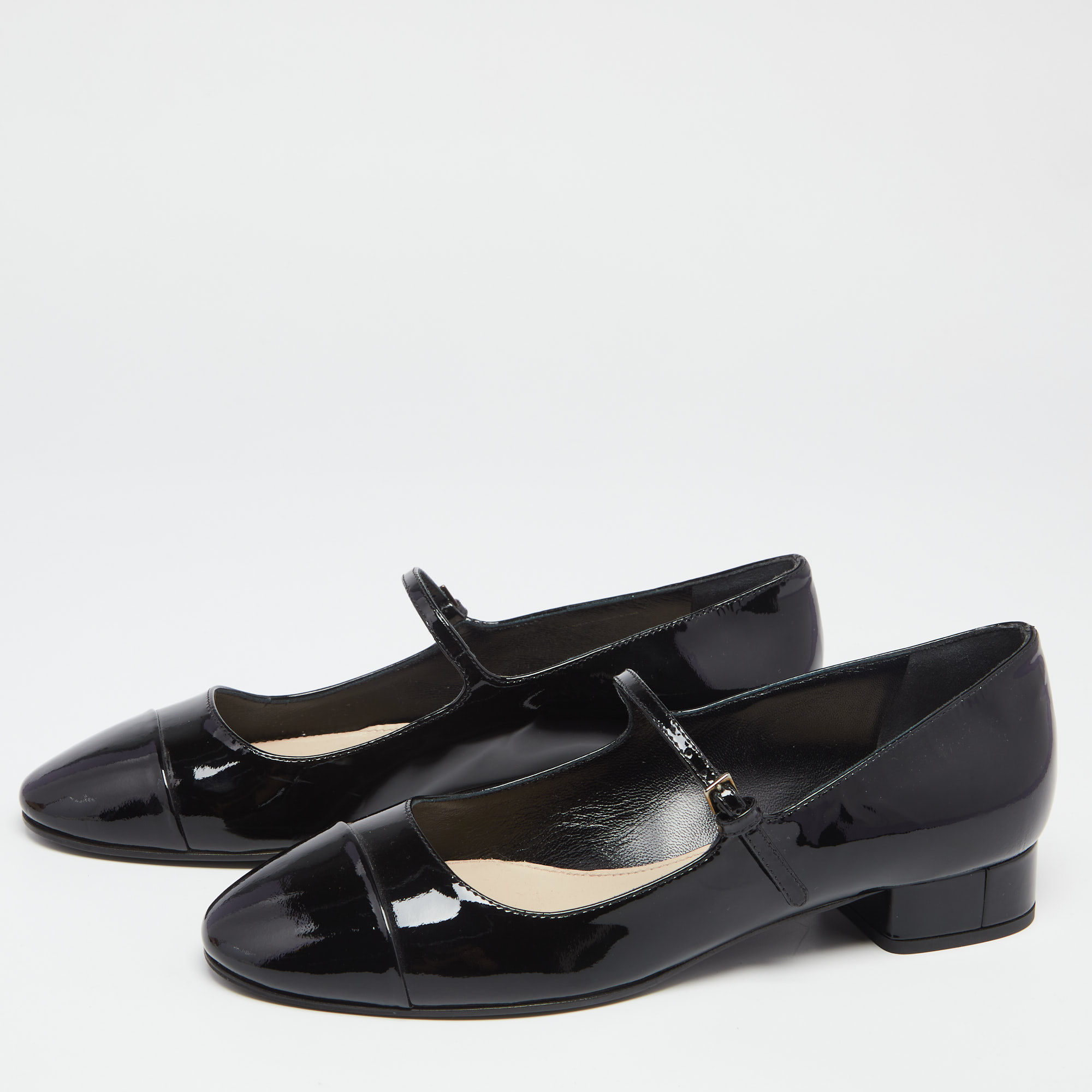 

Miu Miu Black Patent Leather Cap Tor Mary Jane Ballet Flats Size