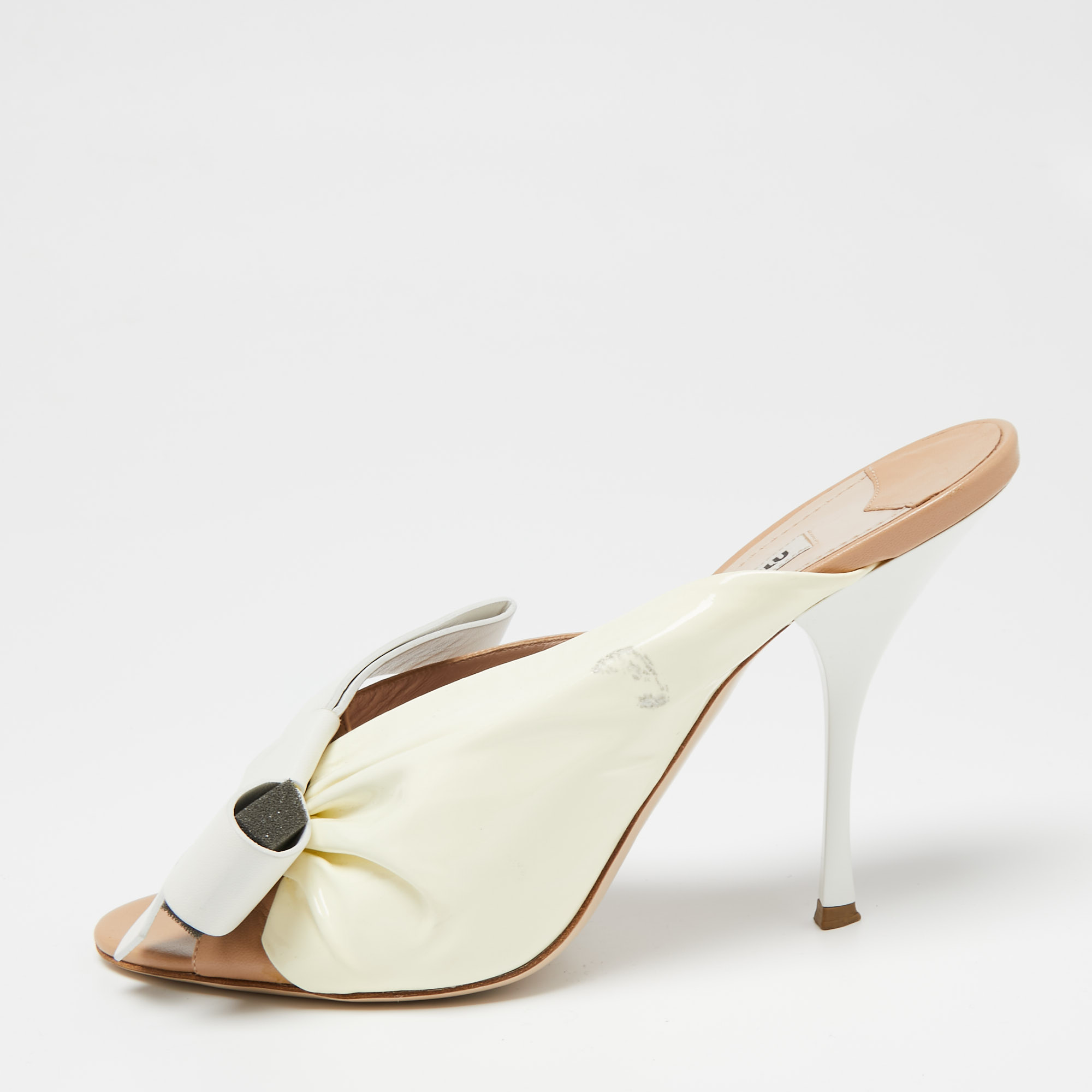 Pre-owned Miu Miu Tri-color Ruched Patent And Leather Bow Open-toe Mules Size 40 In Beige