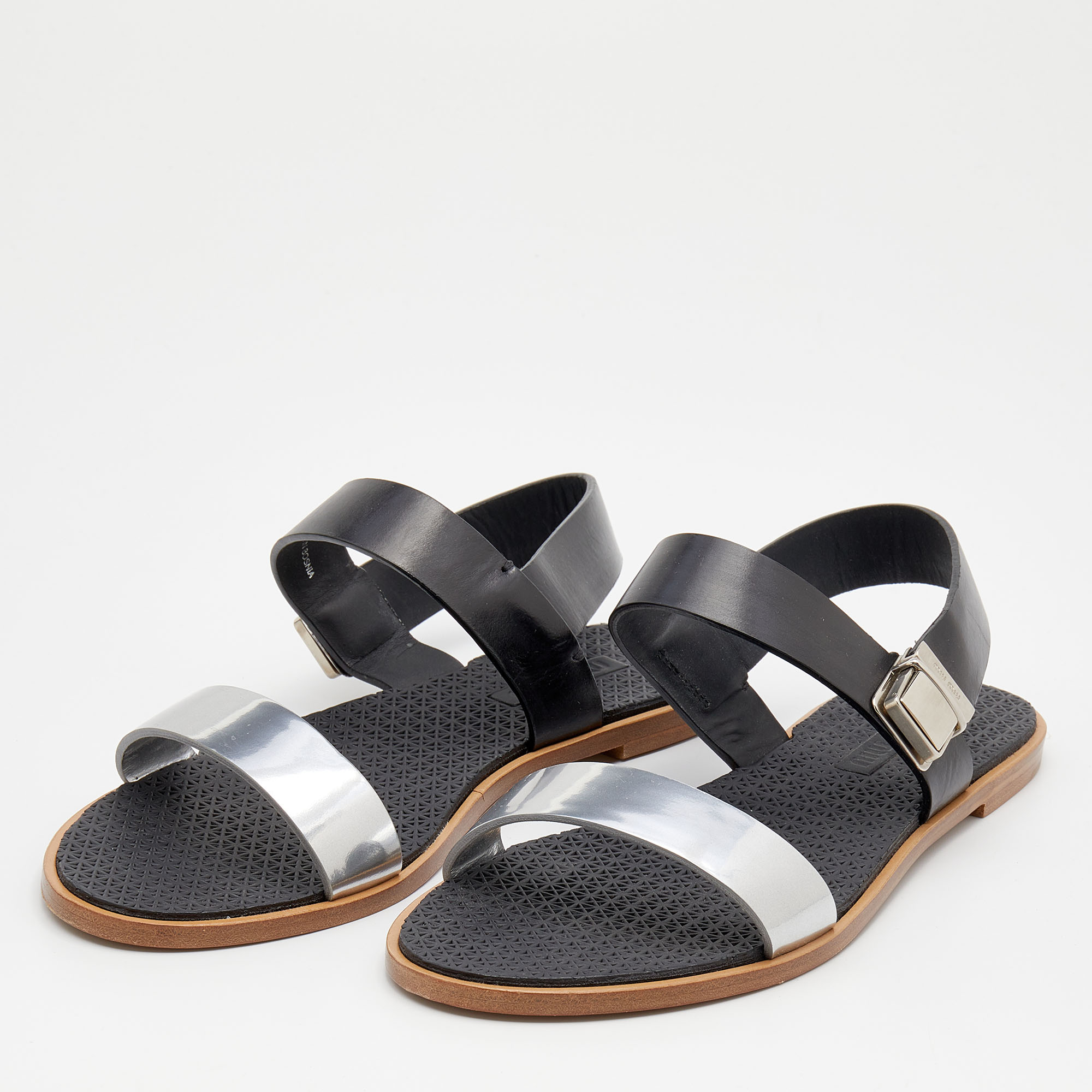 

Miu Miu Black/Silver Leather Slingback Flat Sandals Size