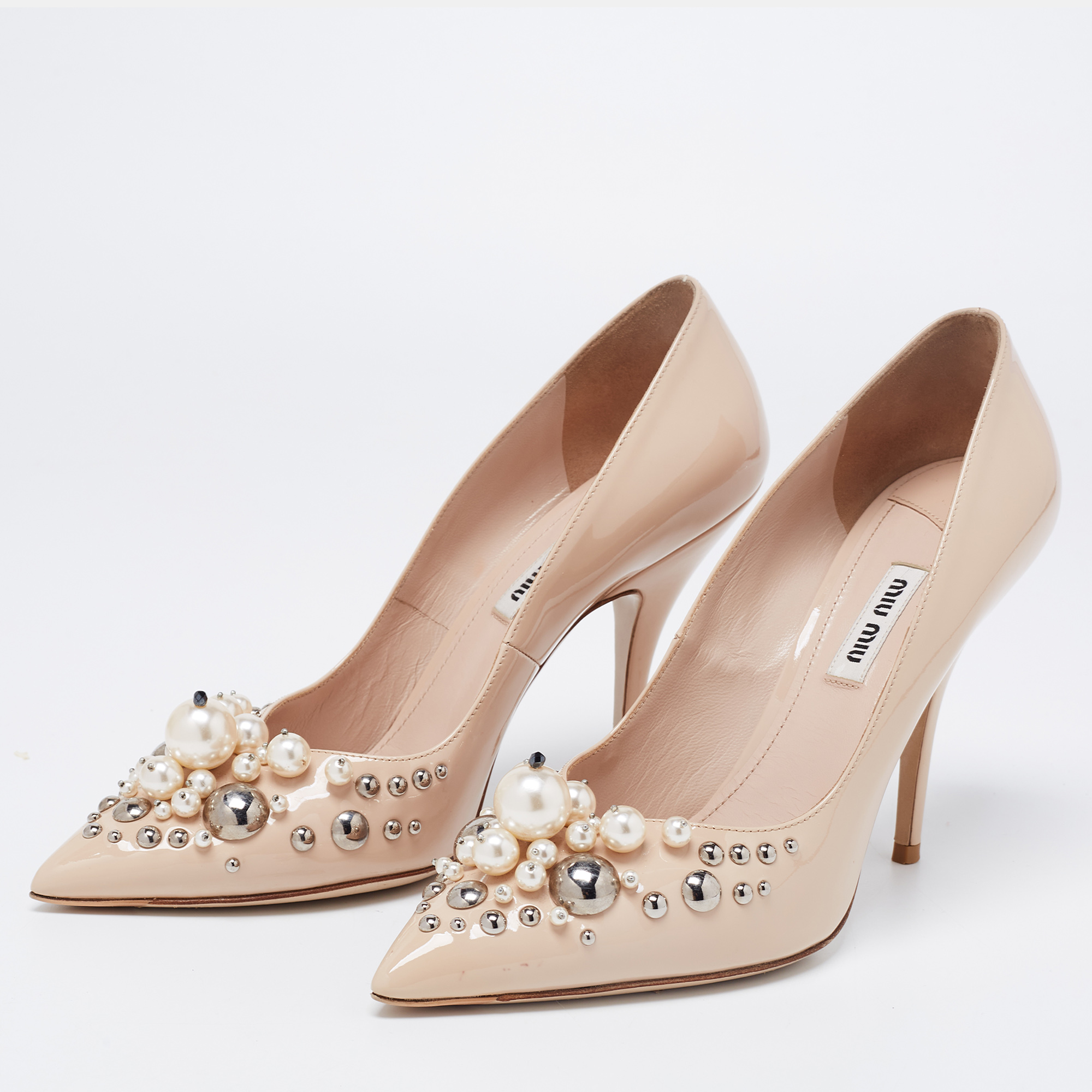 

Miu Miu Beige Patent Leather Crystal and Pearl Embellished Pointed Toe Pumps Size