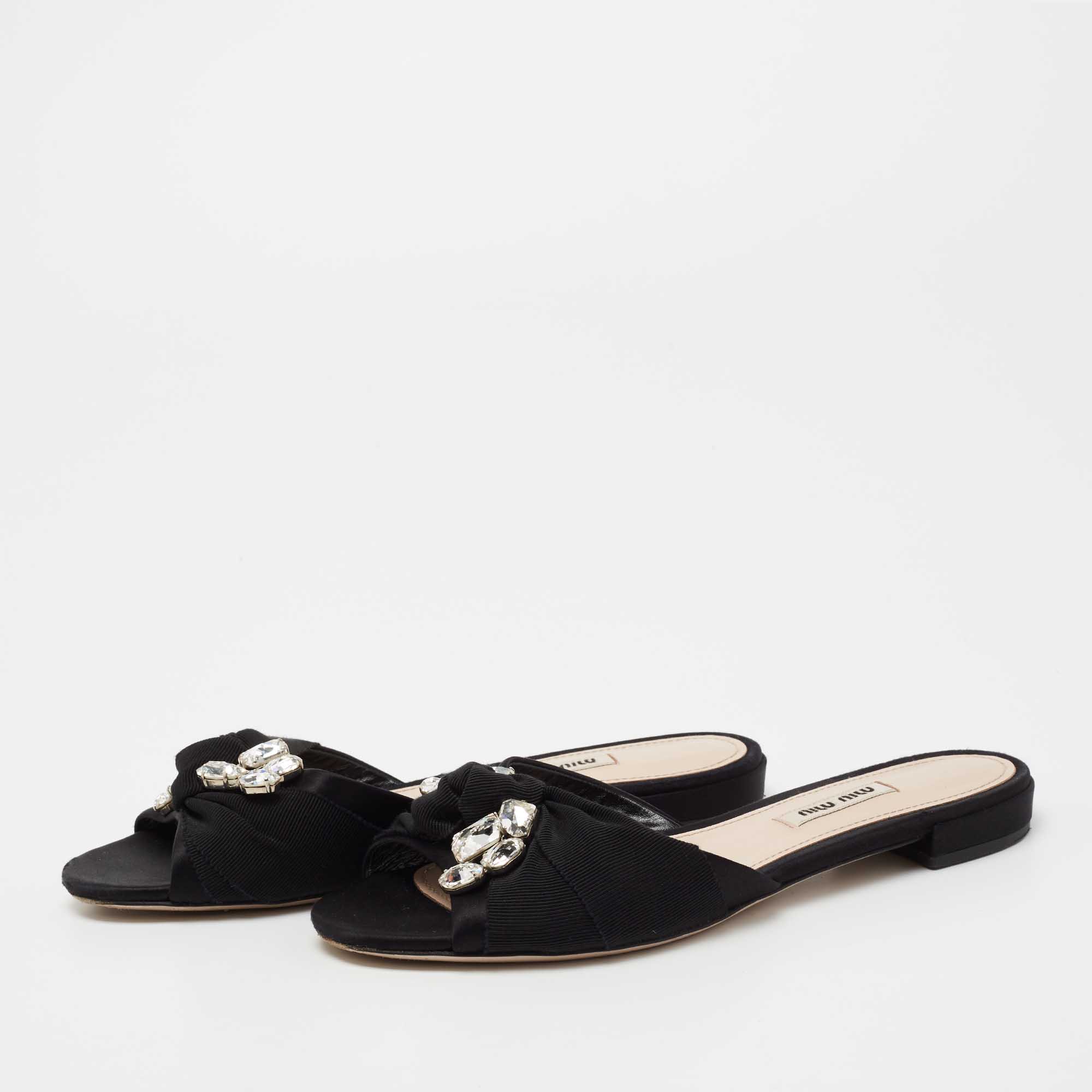 

Miu Miu Black Fabric Crystal Embellished Knot Flat Slide Sandals Size