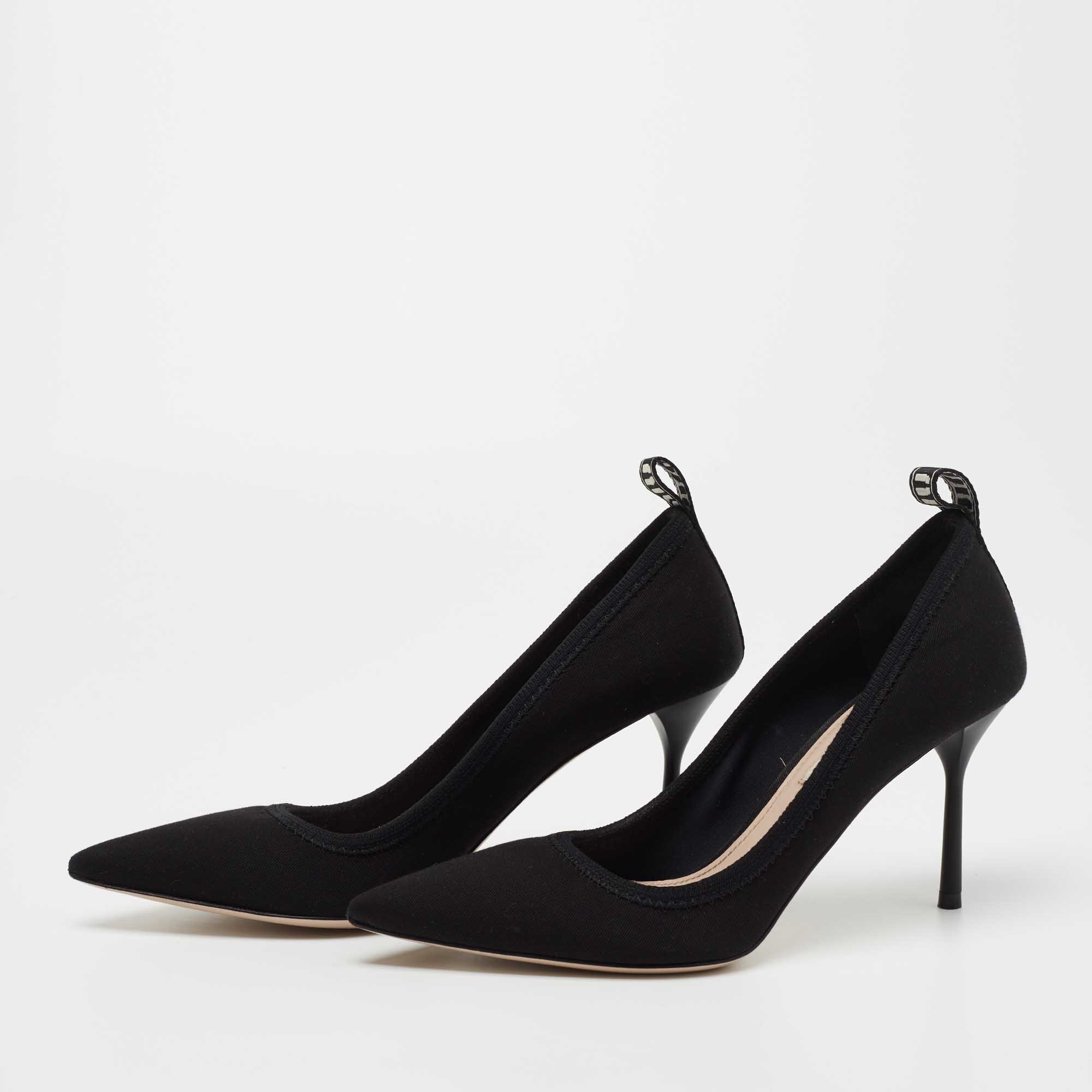 

Miu Miu Black Fabric Pointed Toe Pumps Size