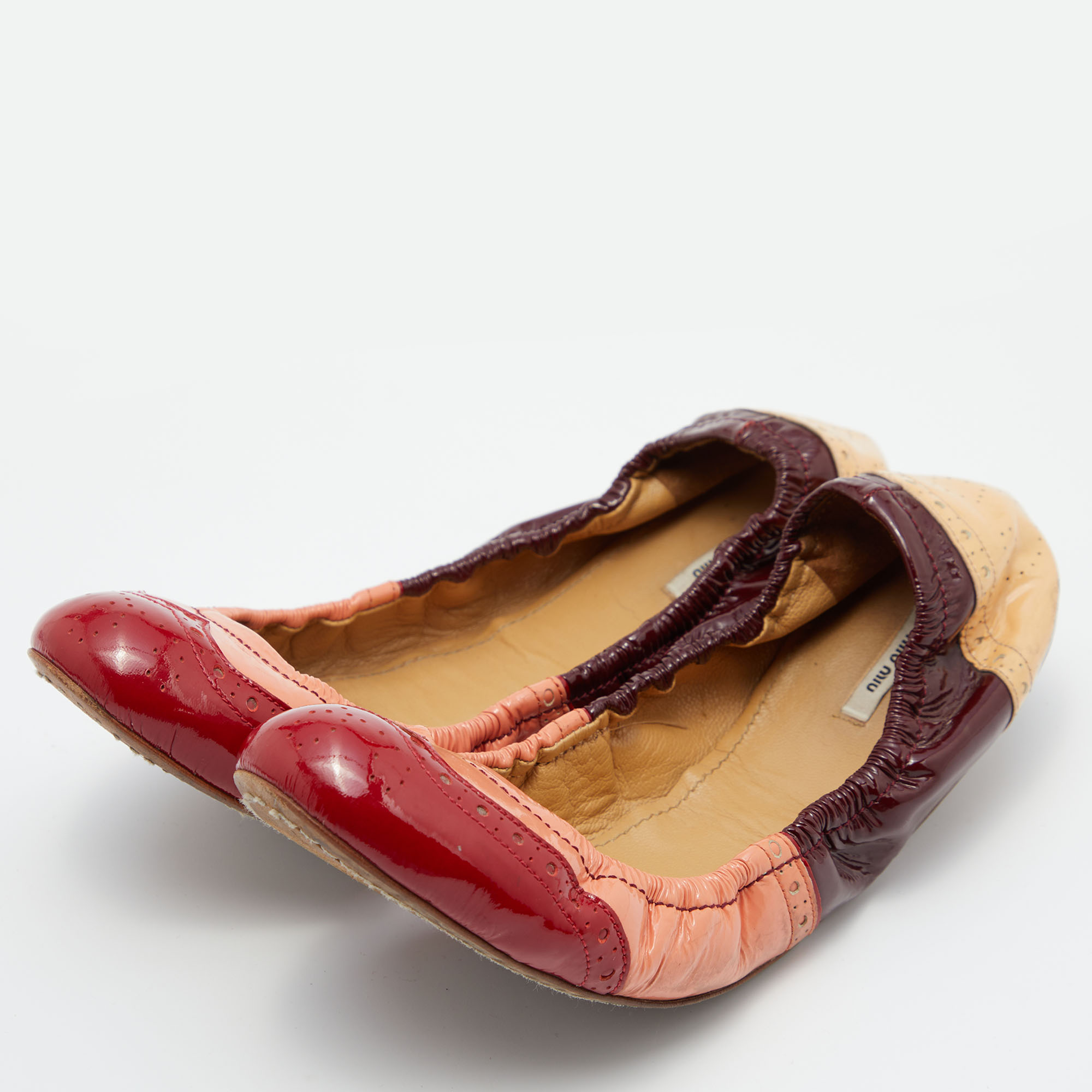 

Miu Miu Multicolor Brogue Patent Leather Scrunch Ballet Flats Size