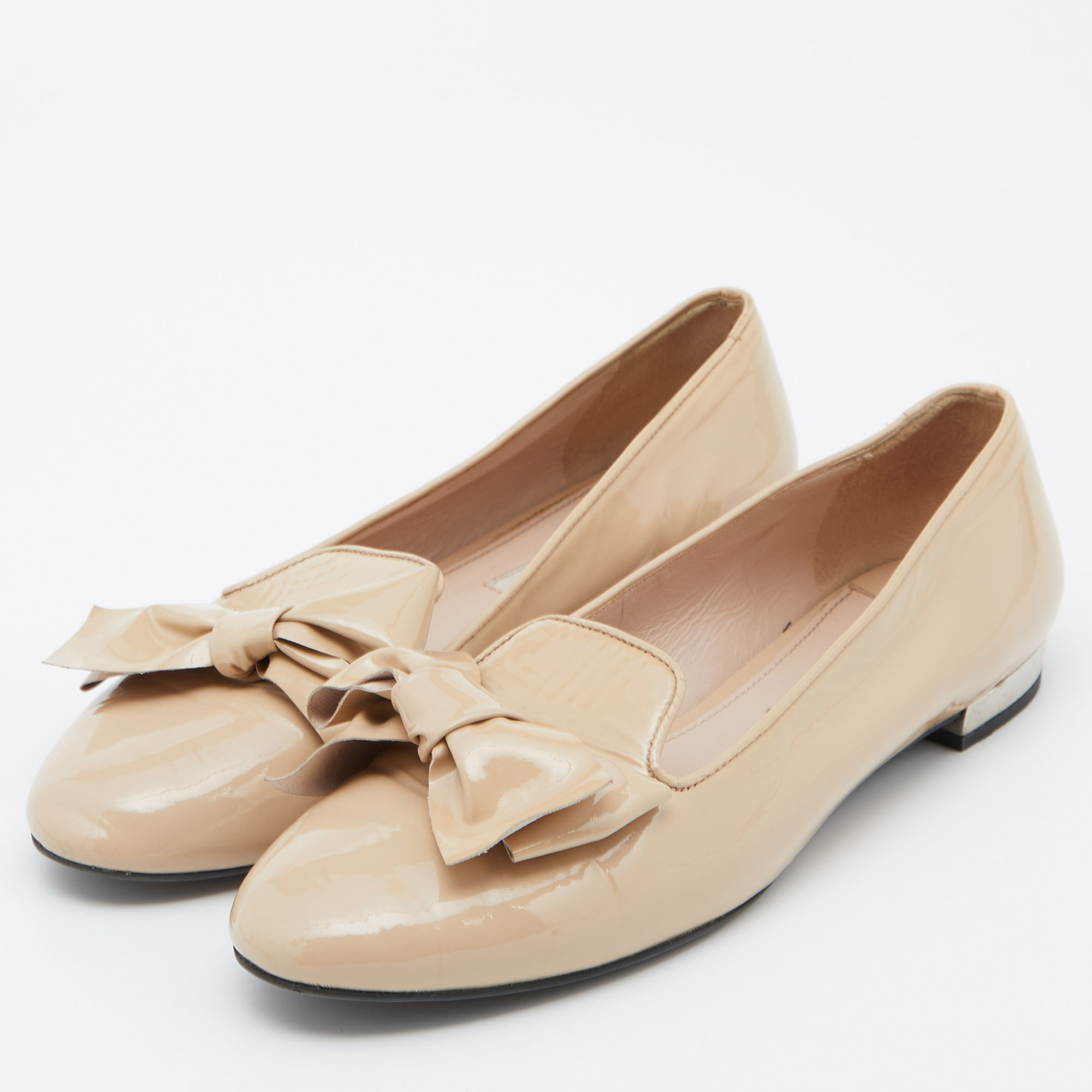 

Miu Miu Beige Patent Leather Bow Ballet Flats Size