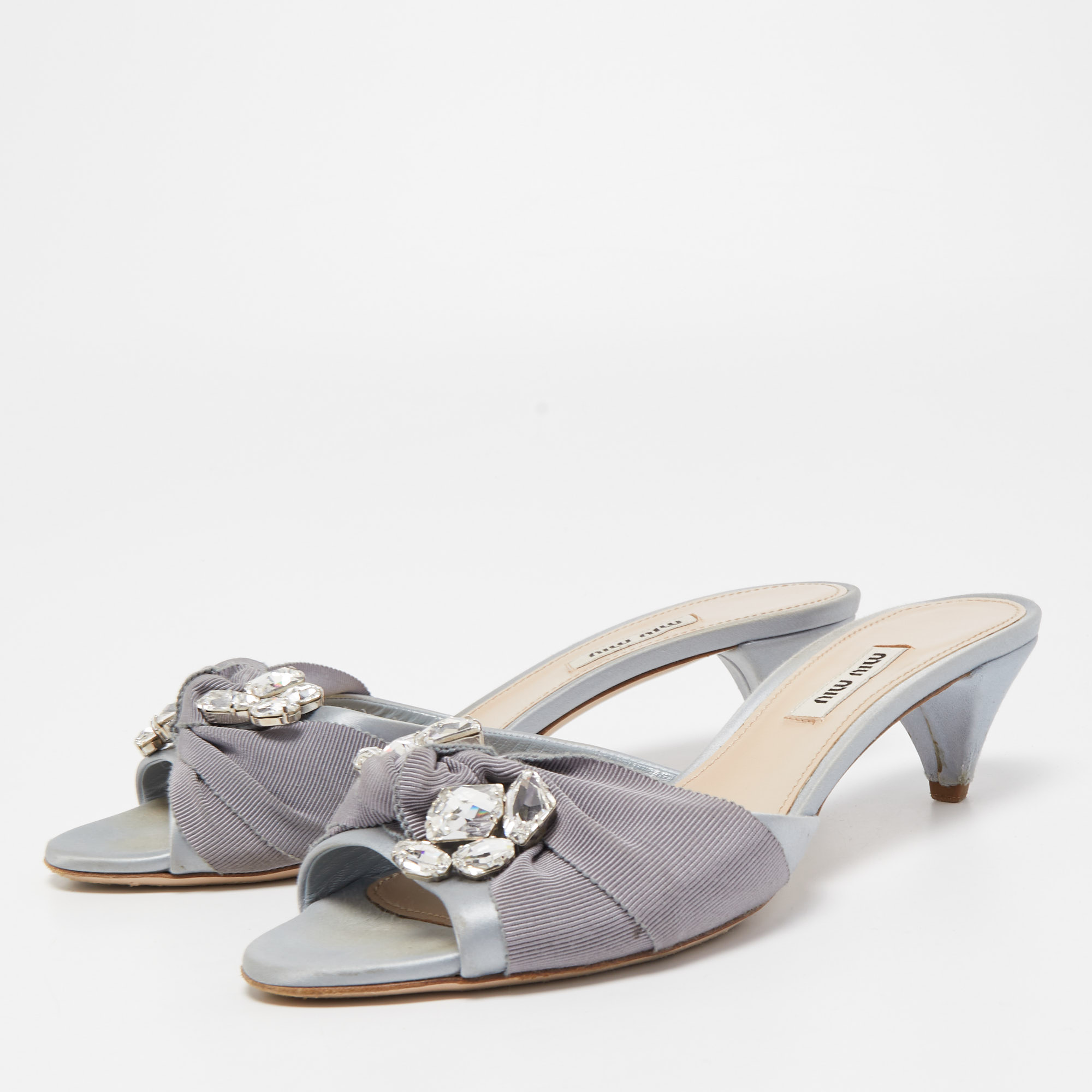 

Miu Miu Two Tone Satin and Knotted Canvas Crystal Embellished Slide Sandals Size, Grey