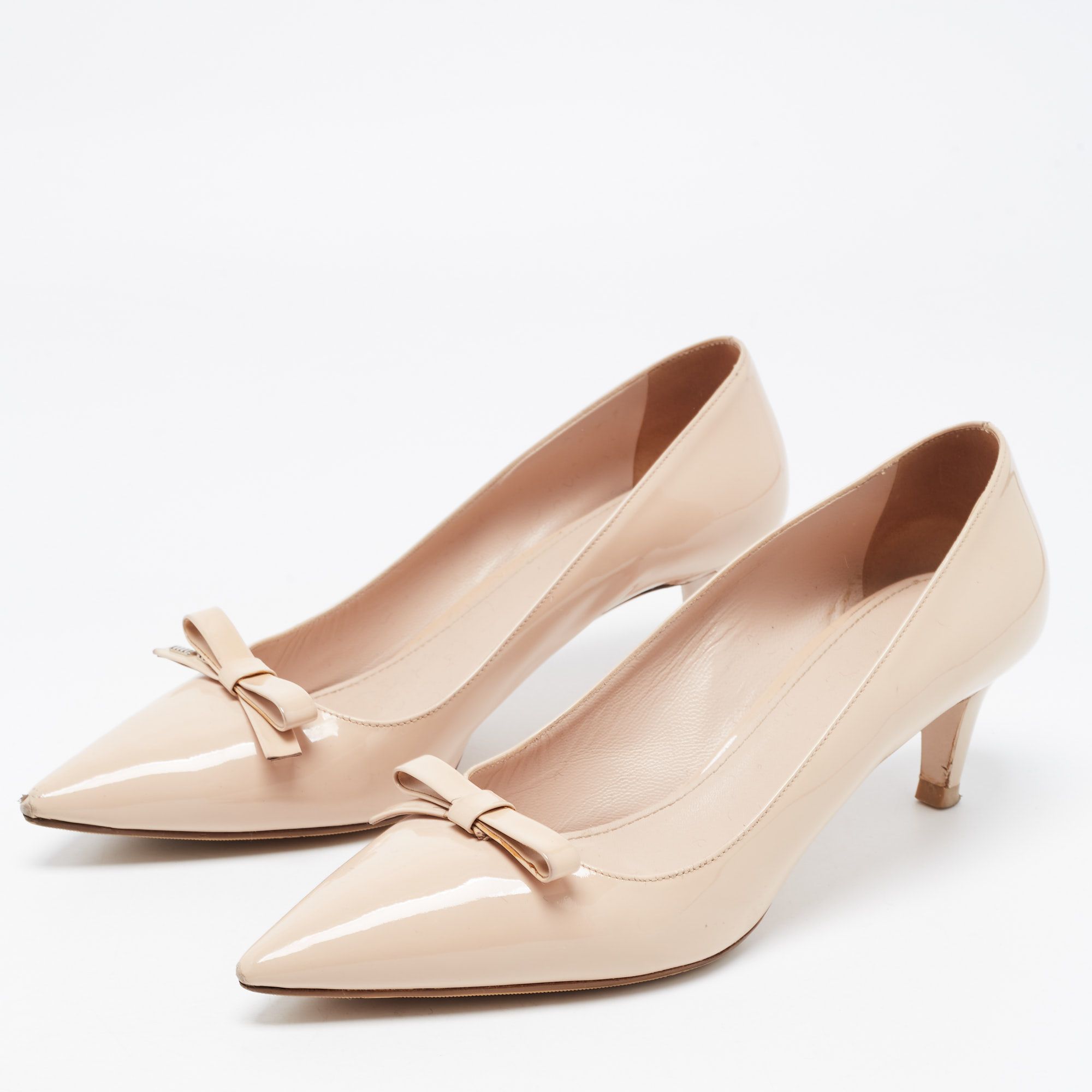 

Miu Miu Beige Patent Leather Bow Pointed Toe Pumps Size
