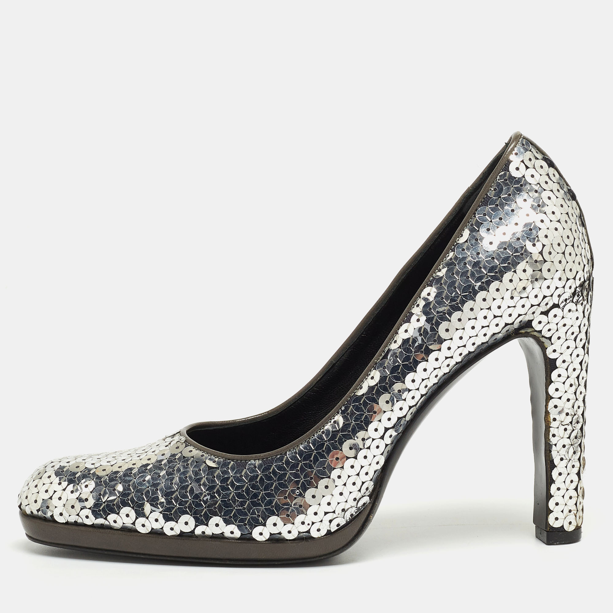 

Miu Miu Silver Sequin Round Toe Pumps Size